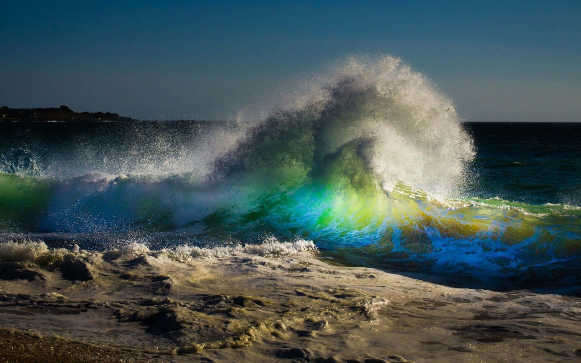 Majestic Ocean Waves at Sunset