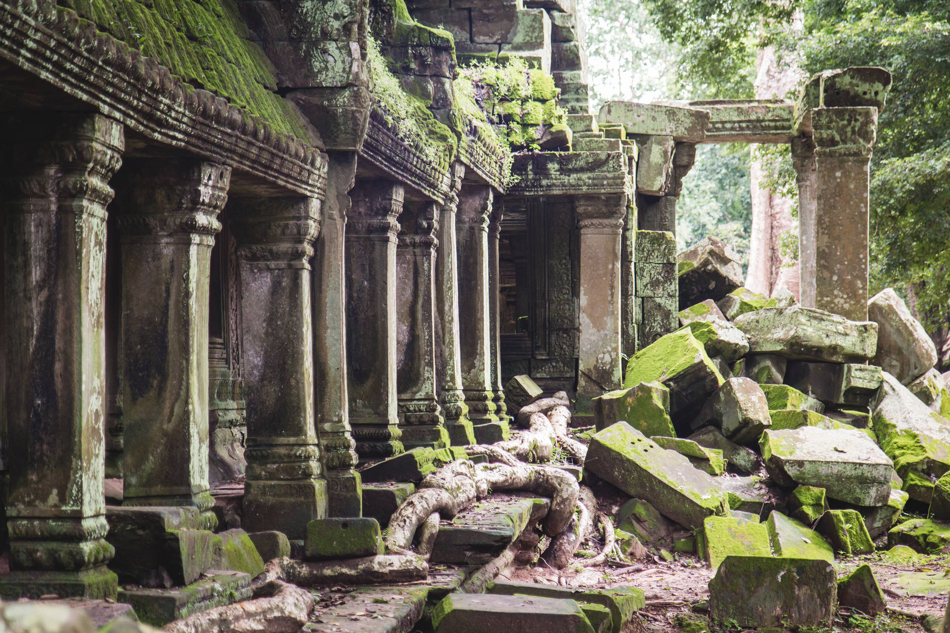 Ødelagt Tempel I Cambodja Wallpaper