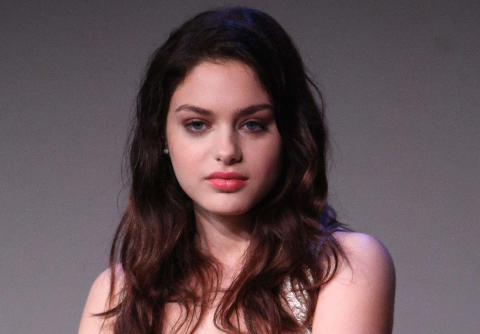 Actress Odeya Rush Looking Radiant And Radiant Wallpaper
