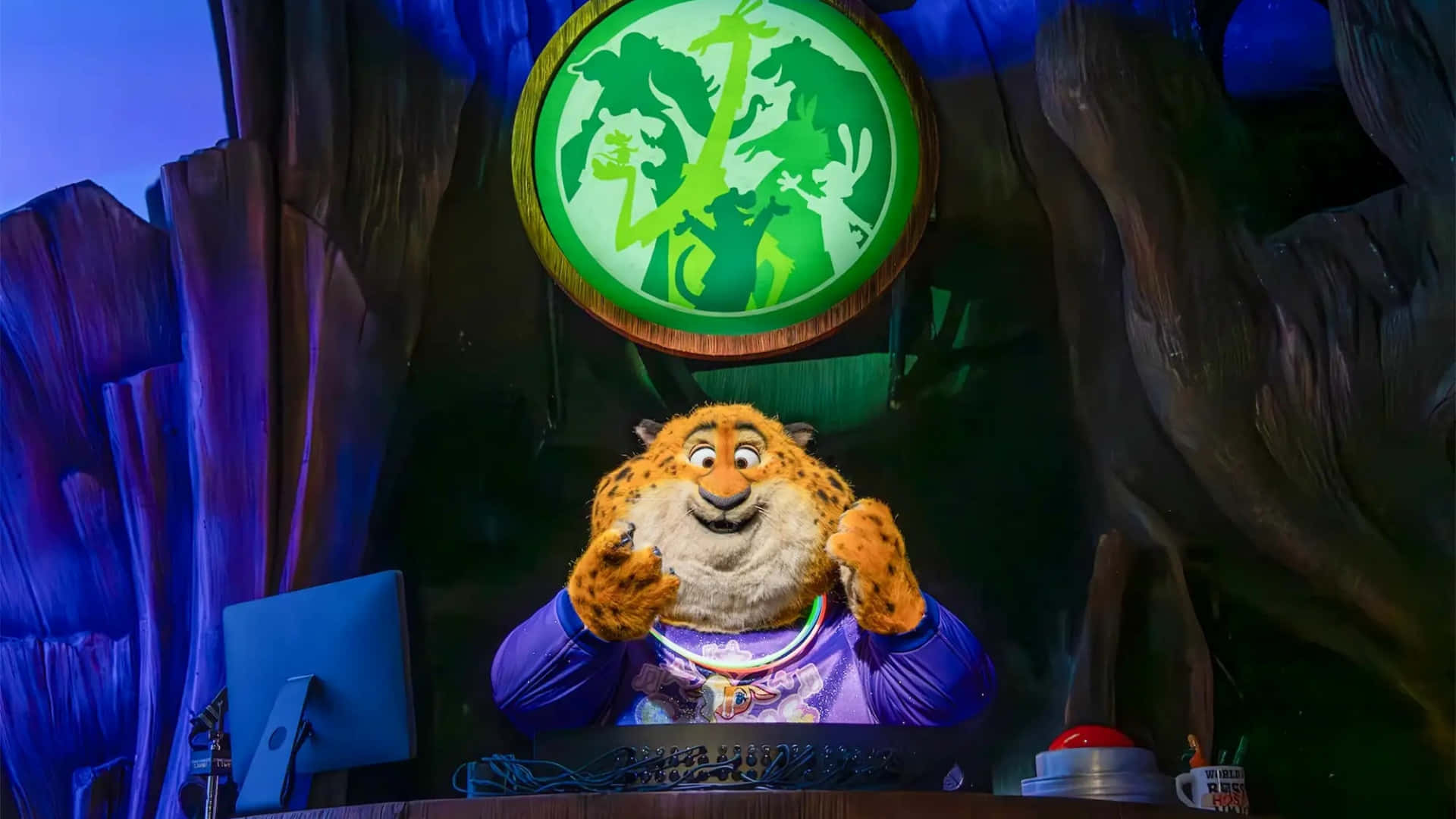 Officer Clawhauser At Desk Wallpaper