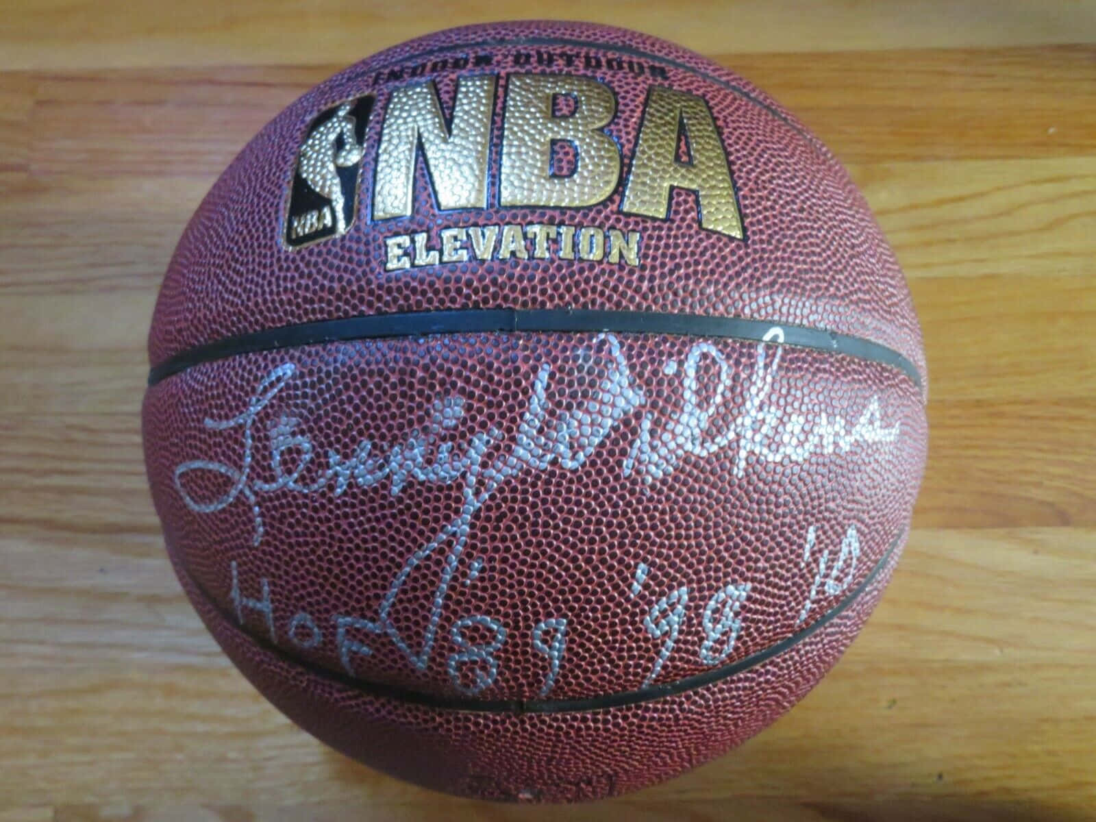 Official Nba Basketball Signed By Lenny Wilkens Wallpaper