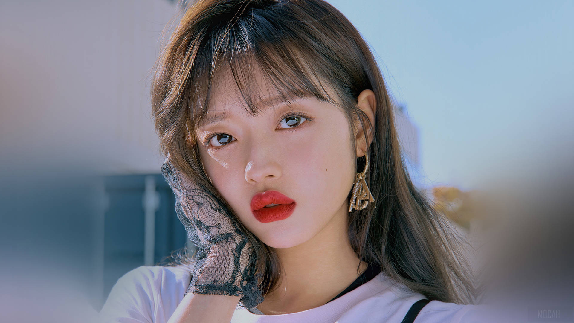 Elegance Redefined - Oh My Girl's Yooa in Red Lips Wallpaper