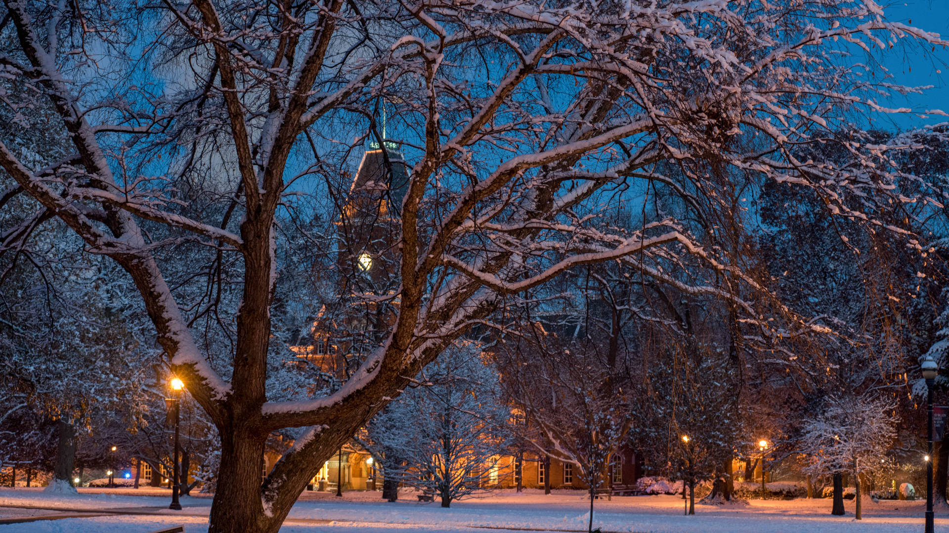 Ohio State University Snow-covered Campus Background