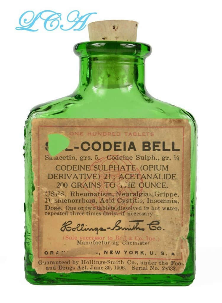 A Green Bottle With The Words Codeia Bell On It