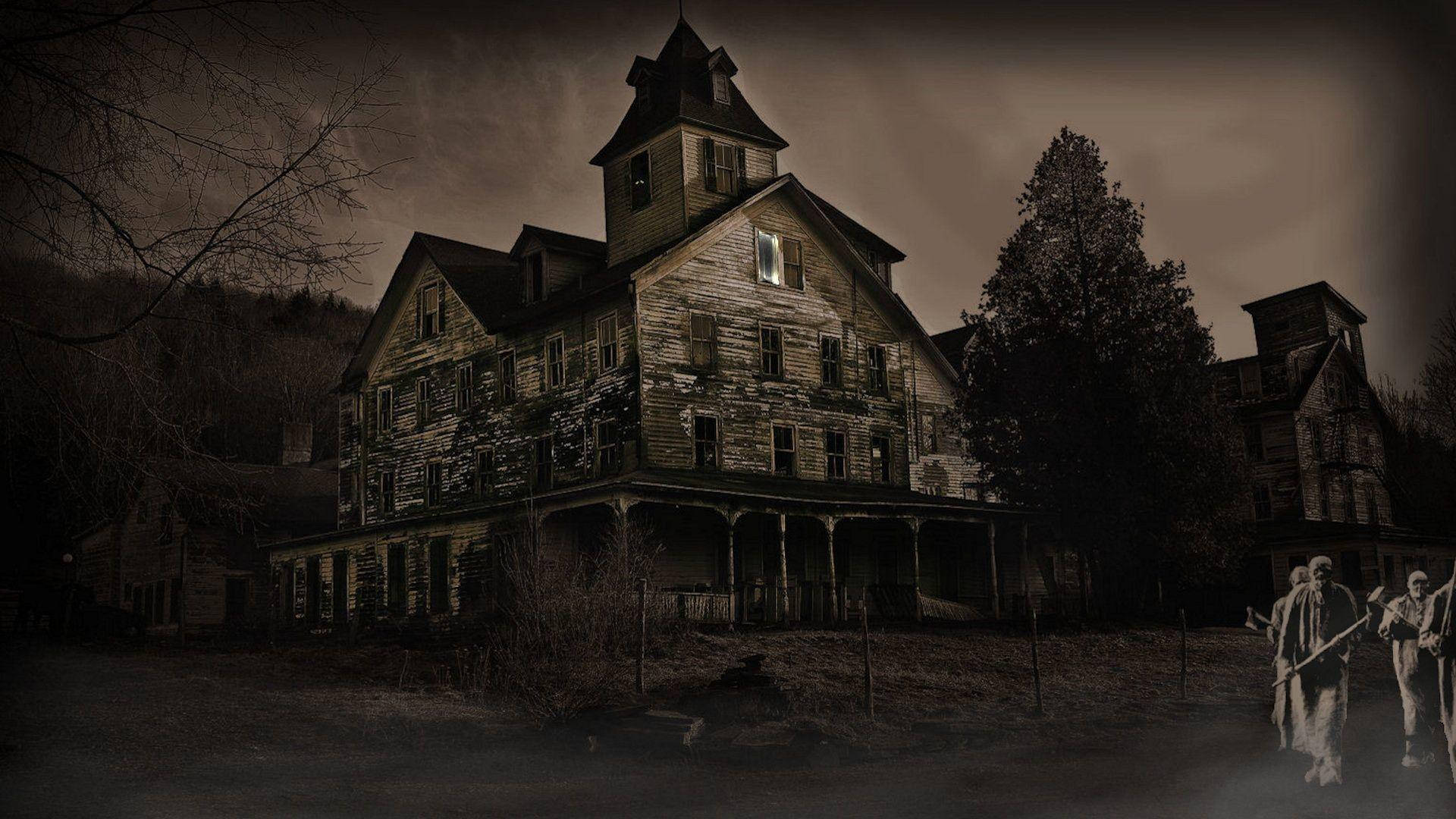 Old Haunted House With Ghosts Wallpaper