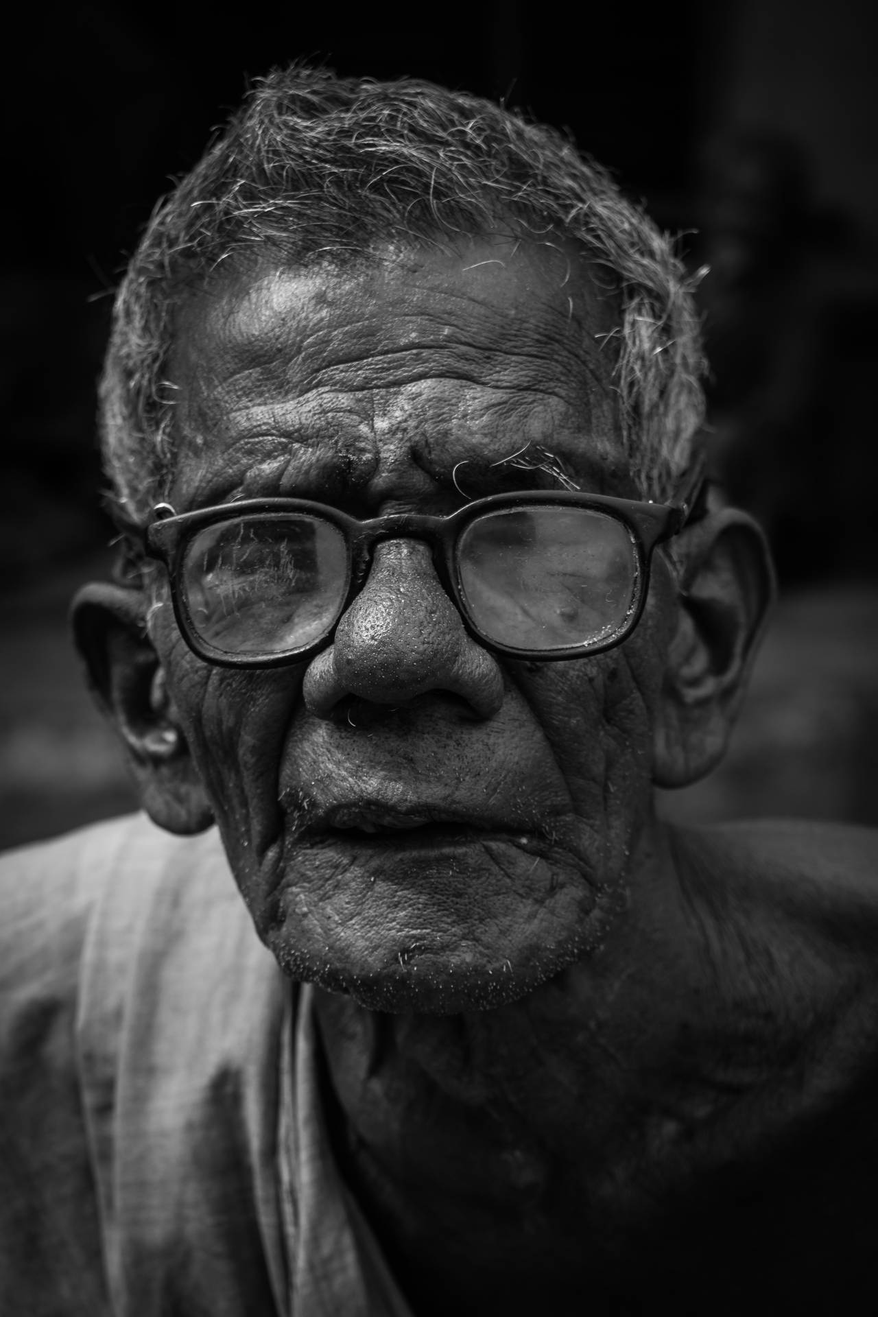 Old Man With Eyeglasses Portrait Wallpaper