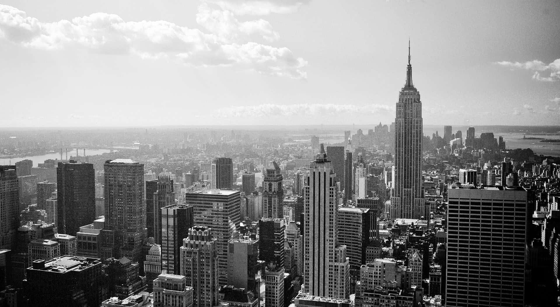 Schwarzweißes Foto Der Skyline Von New York City Wallpaper