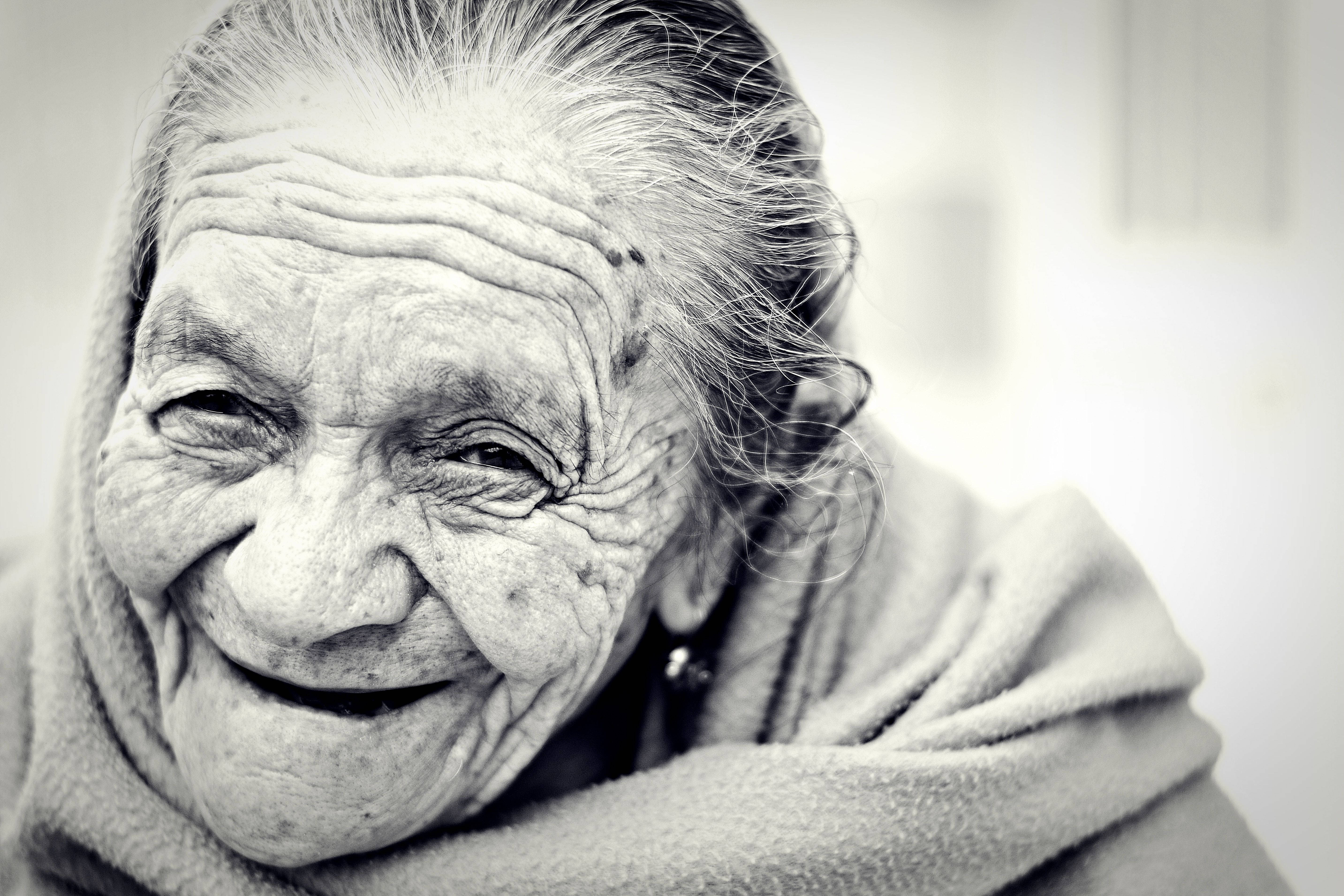 Old Woman Genuine Smile Wallpaper