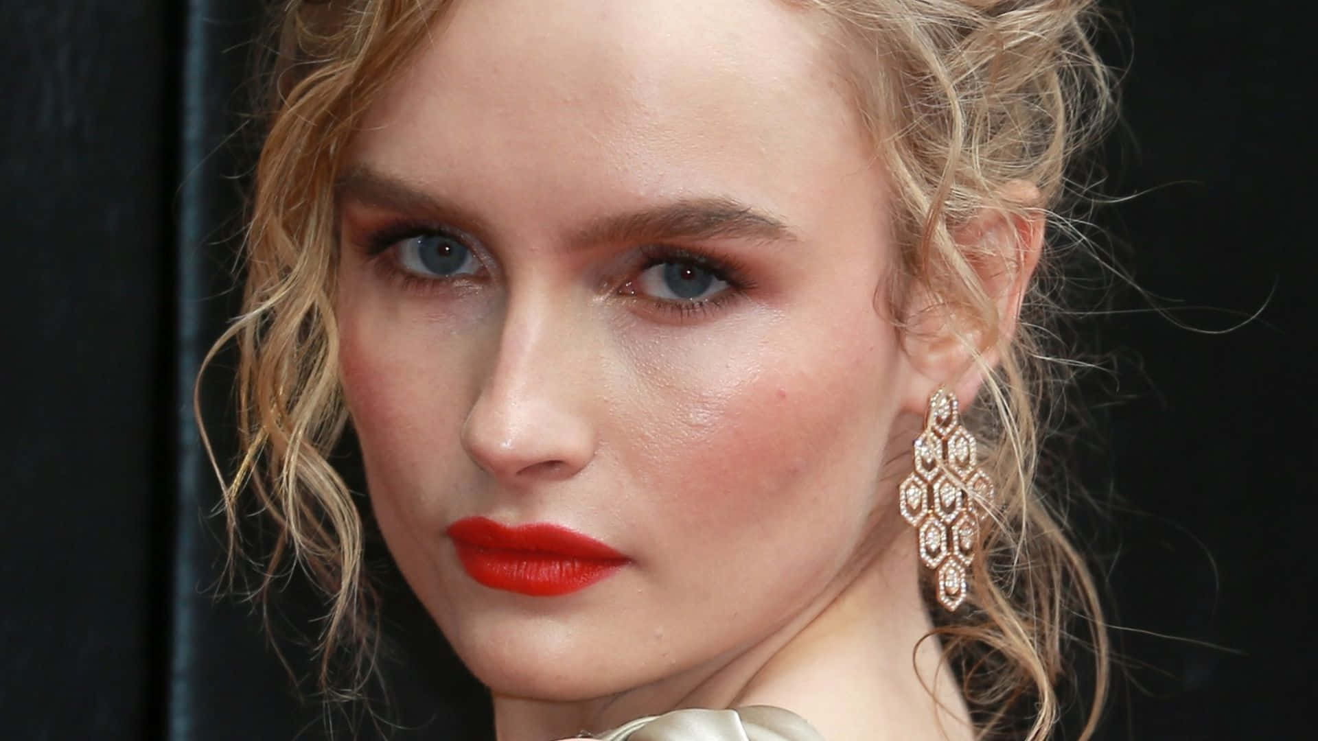 Penampilan Karpet Merah Olivia Dejonge Wallpaper