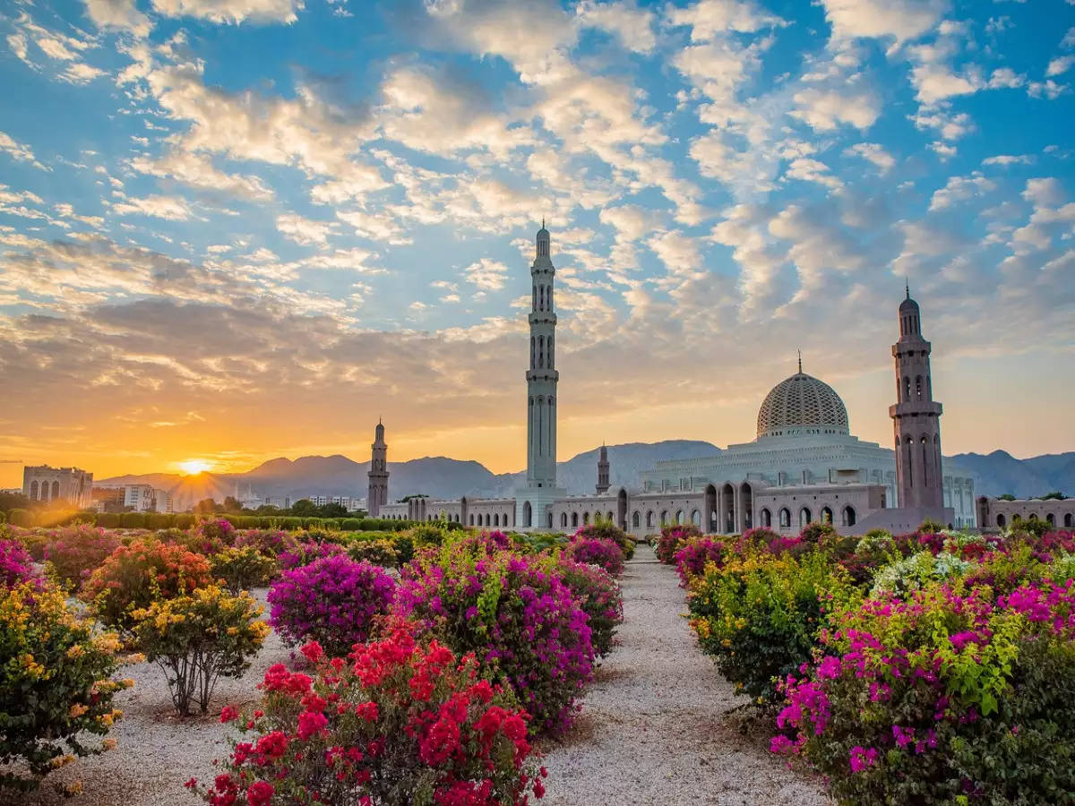 Jagskulle Vilja Ha En Dator- Eller Mobilbakgrund Med Oman Aesthetic Mosque Motiv, Kan Du Hjälpa Mig Att Hitta En Passande Bild? Wallpaper