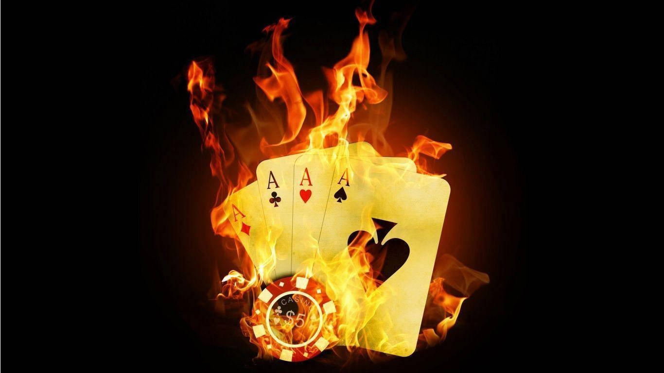 Inflammen Stehende Karten Und Pokerchip Wallpaper