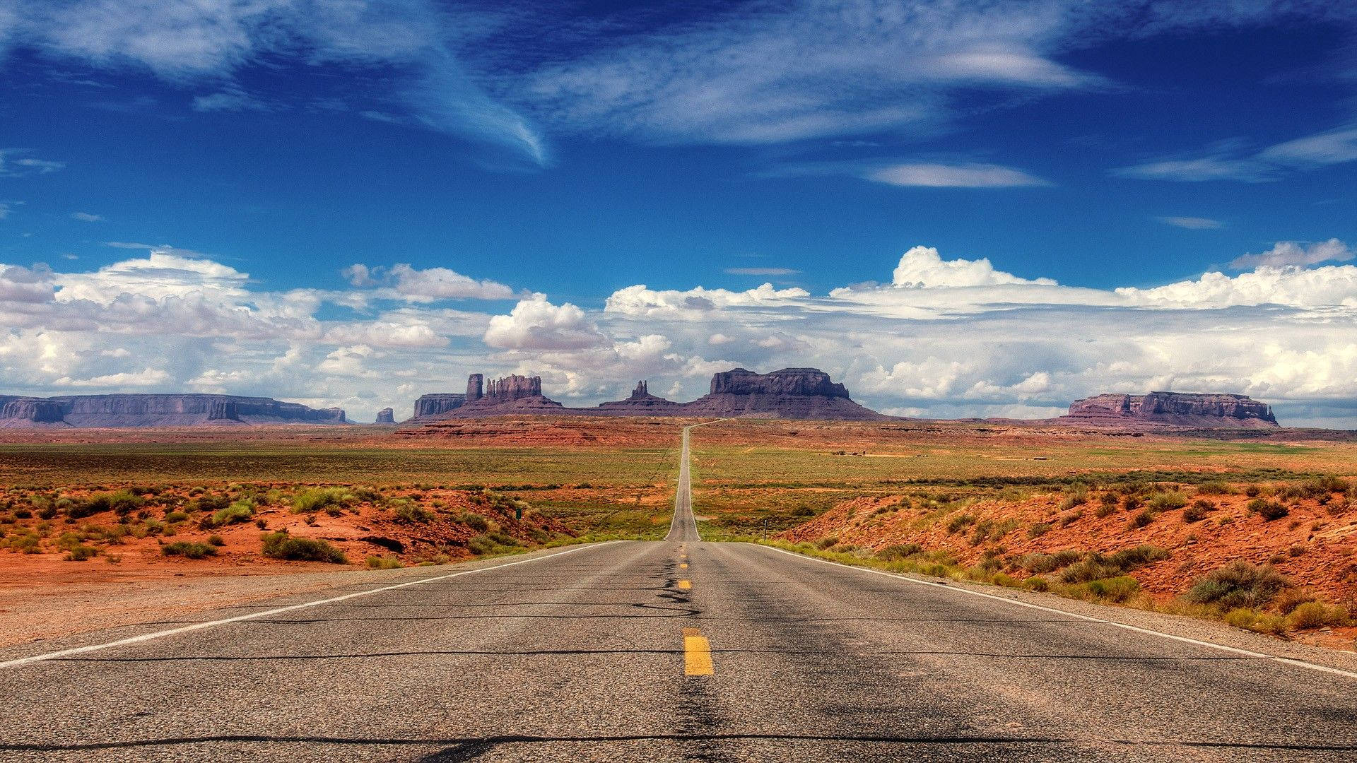 On The Way To Monument Valley Wallpaper