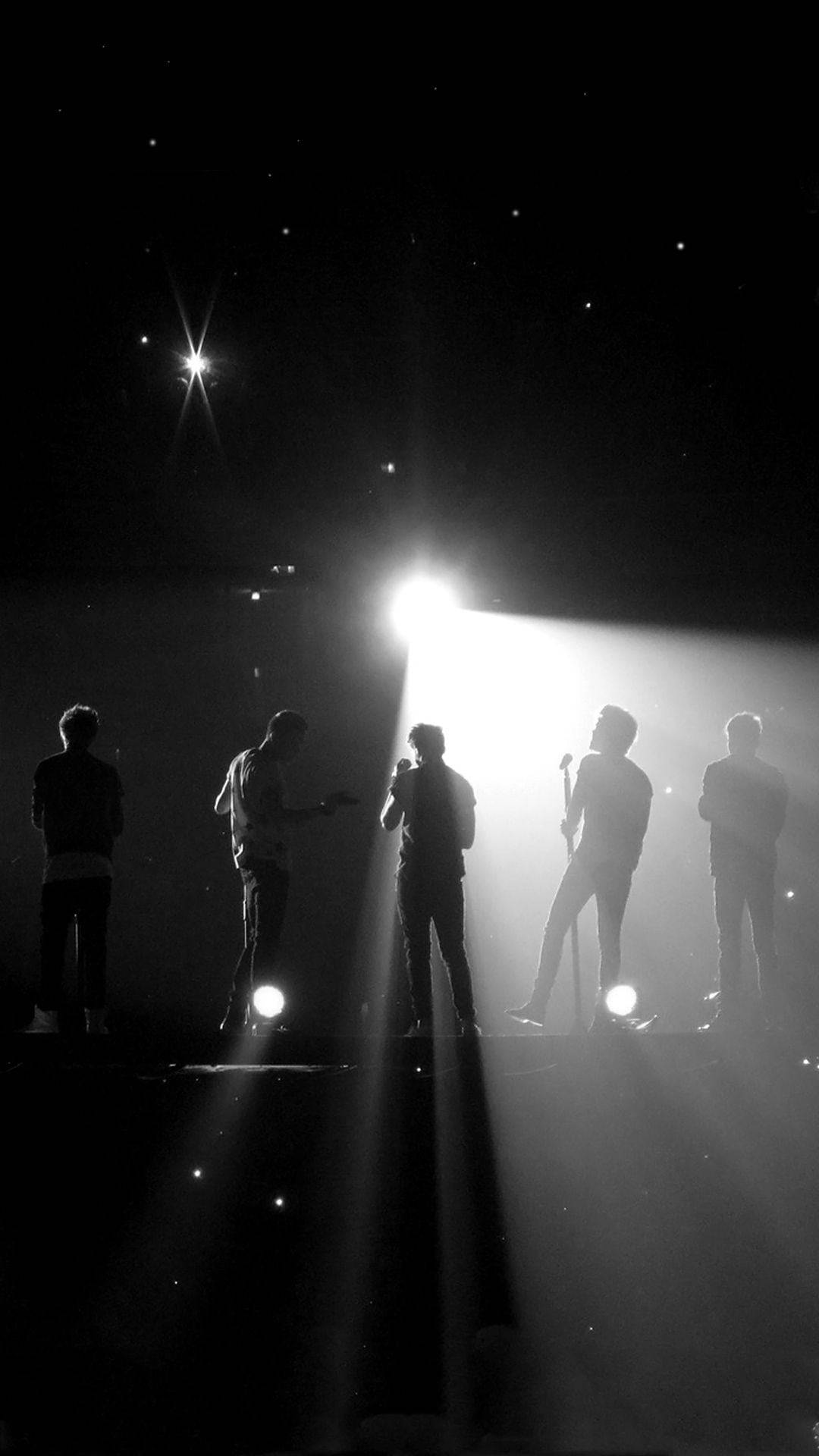One Direction Aesthetic Black And White Stage Wallpaper