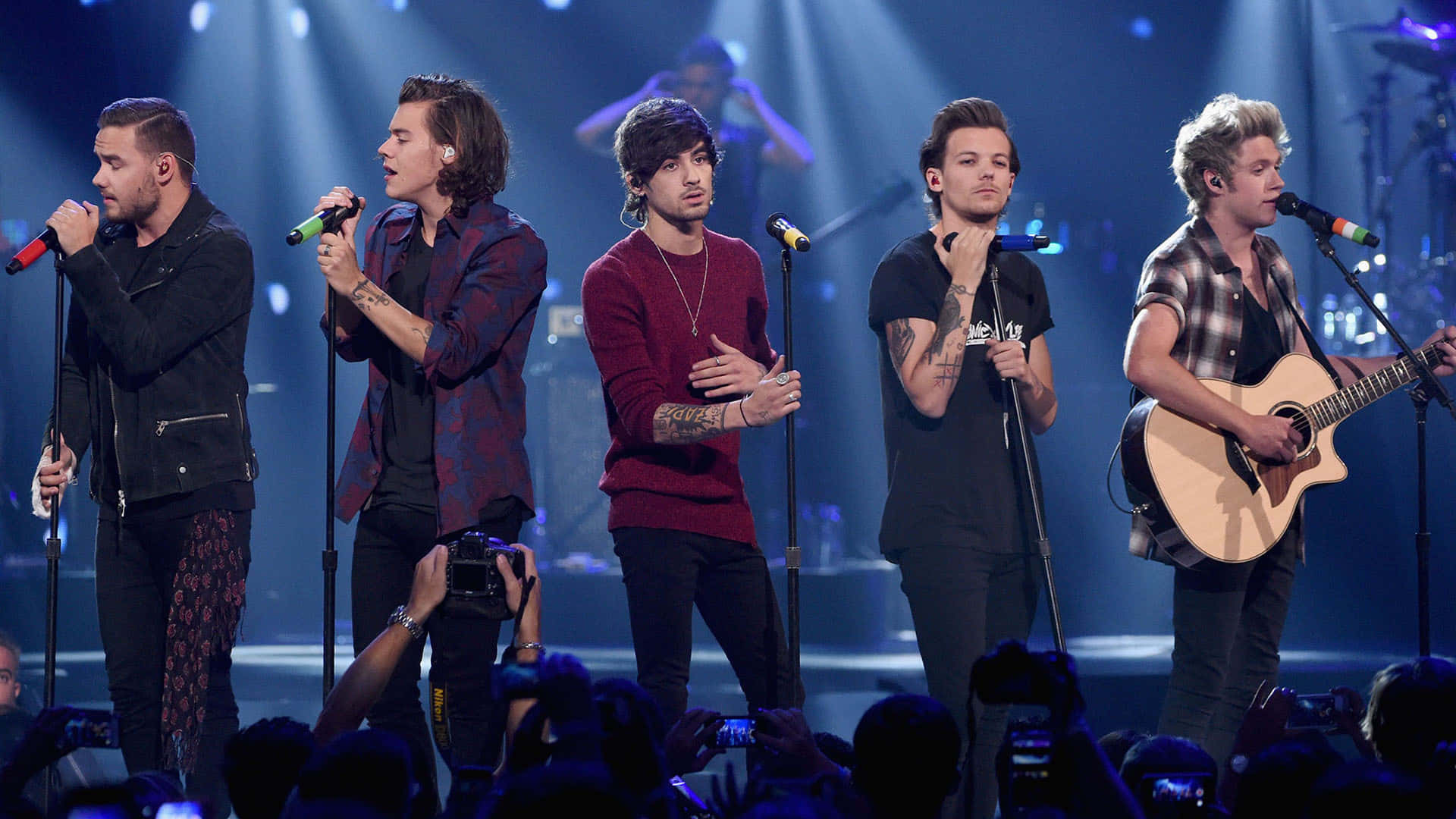 One Direction Performs At The Mtv Music Awards Wallpaper