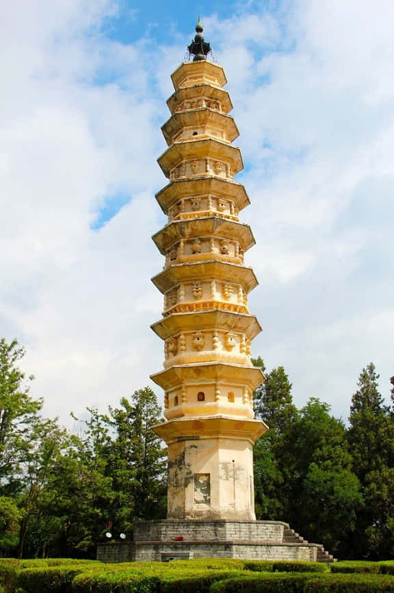 En af de tre pagoder med rød baggrund Wallpaper