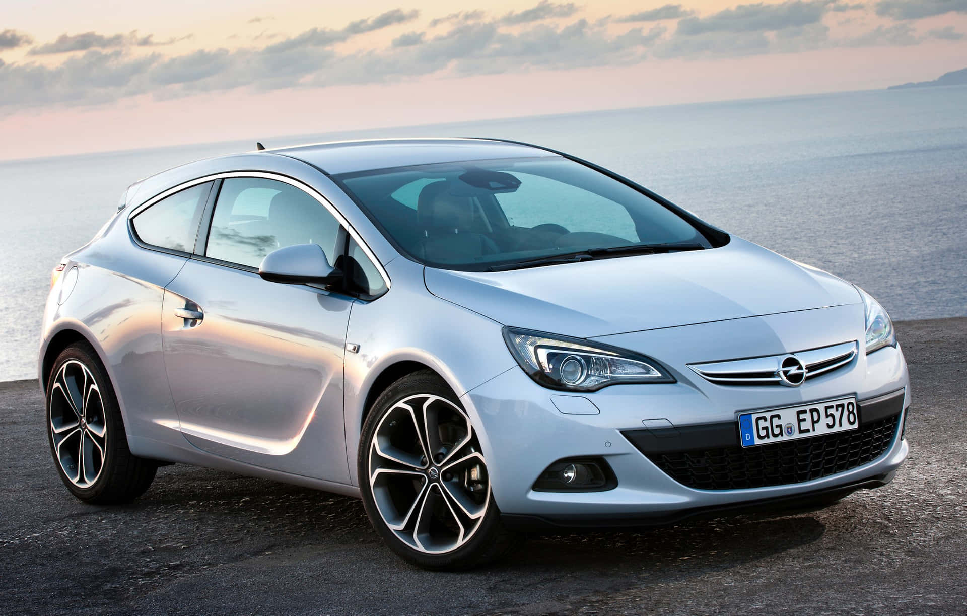 Sleek Silver Opel Astra in Prime Condition Wallpaper