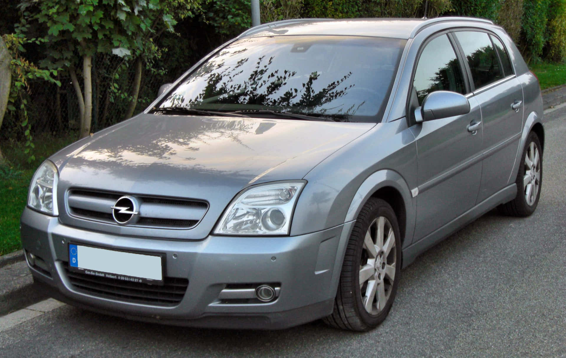 Opel Signum Garée Sur La Rue Fond d'écran