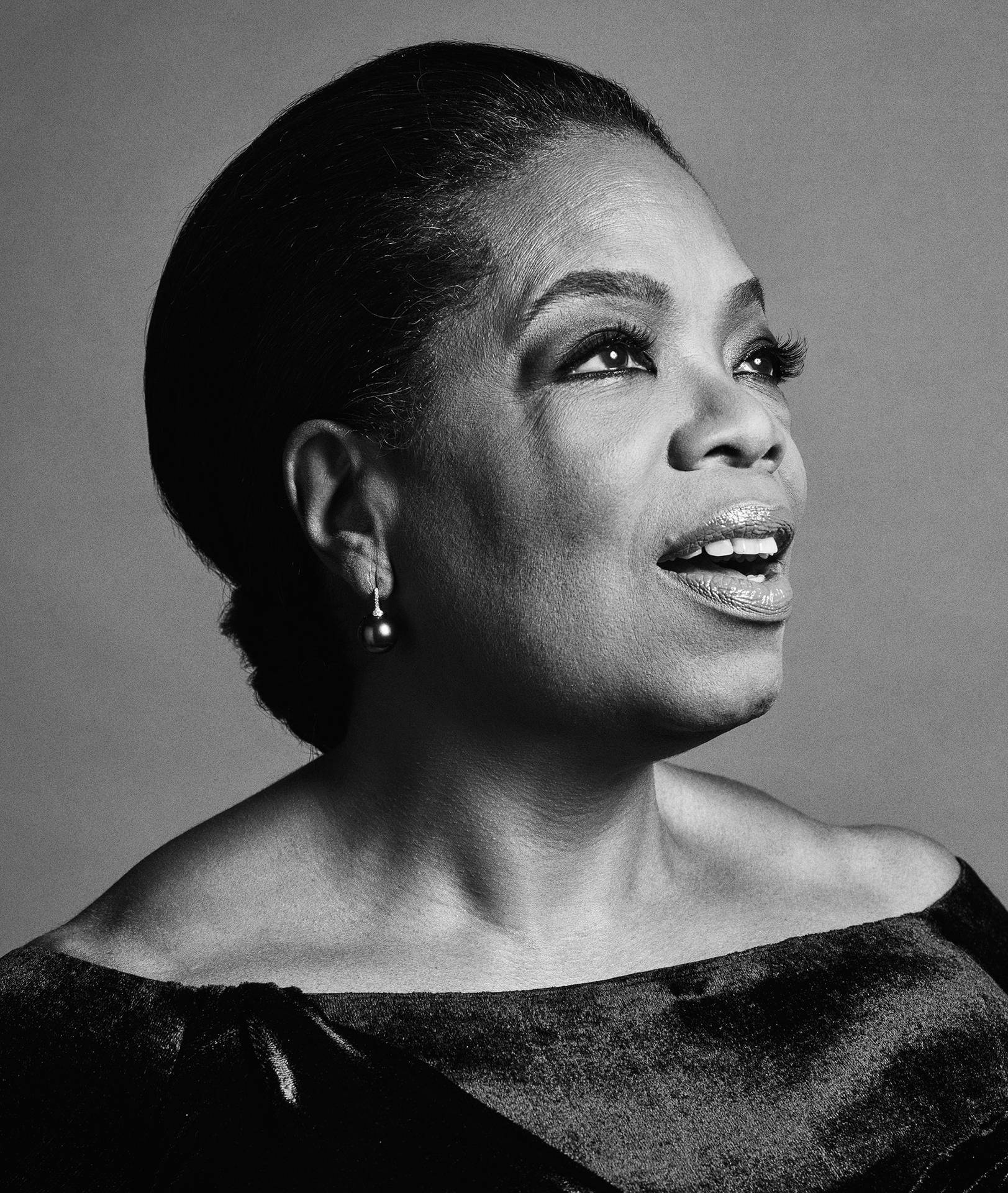 Oprah Winfrey Elegant Portrait Background