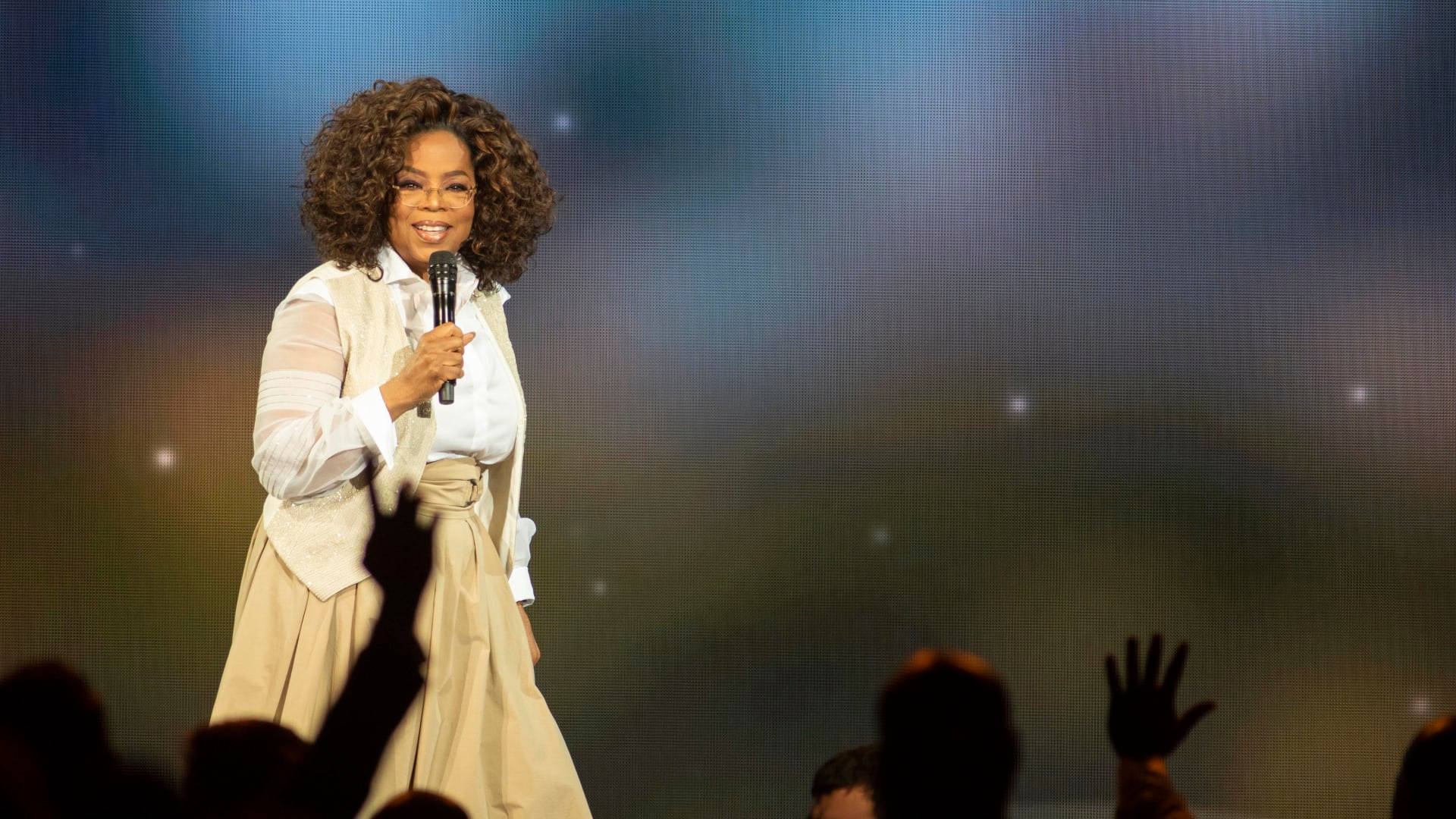 Oprah Winfrey Onstage Background