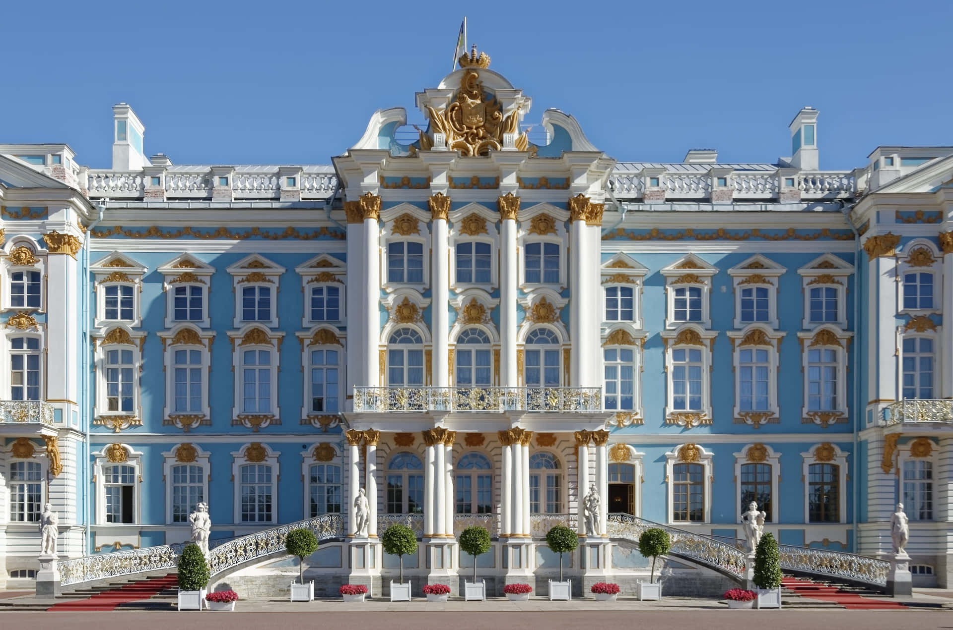 Opulent Baroque Palace Facade Wallpaper