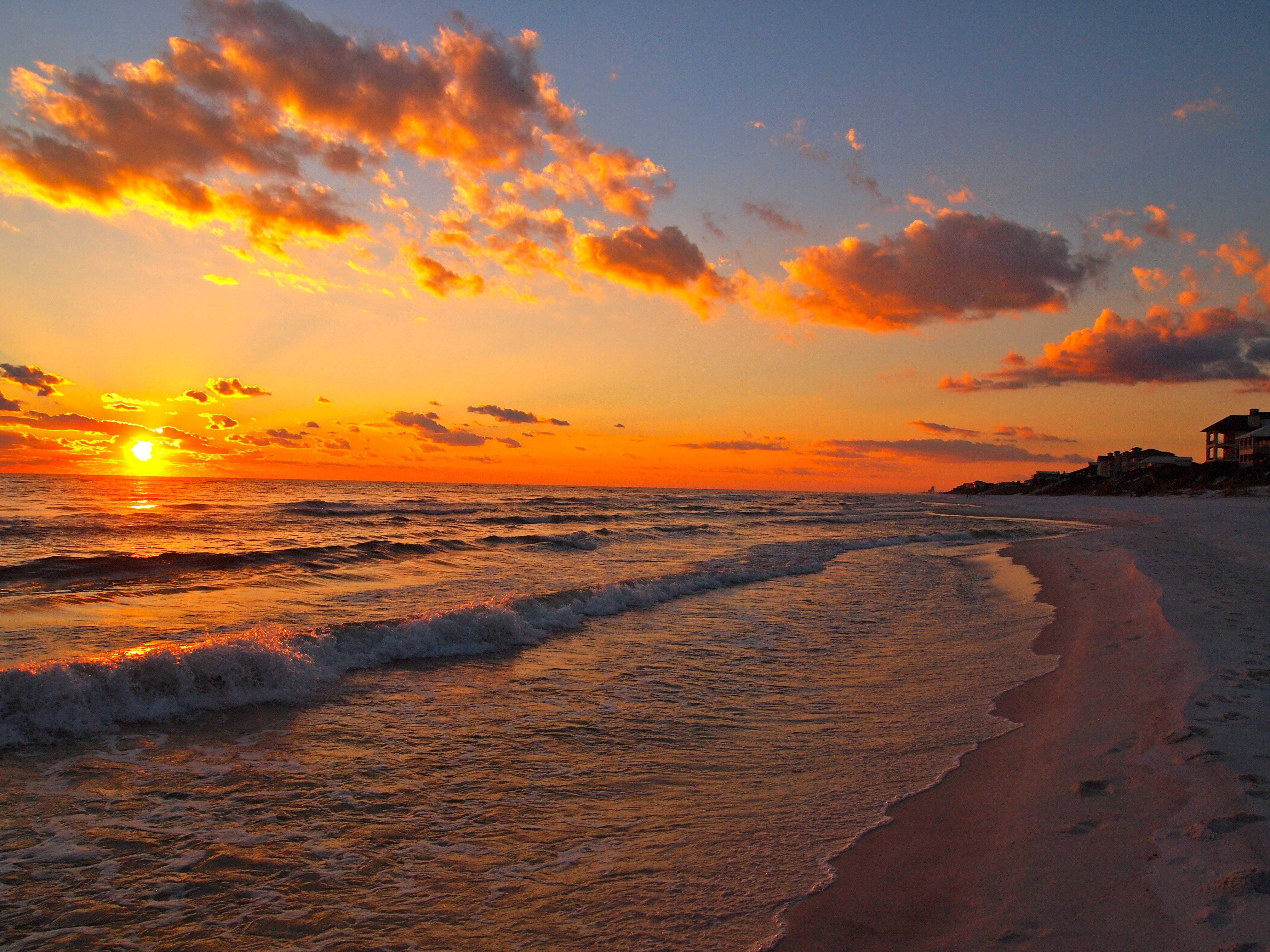 Pôrdo Sol Estético Laranja Na Praia Da Flórida. Papel de Parede