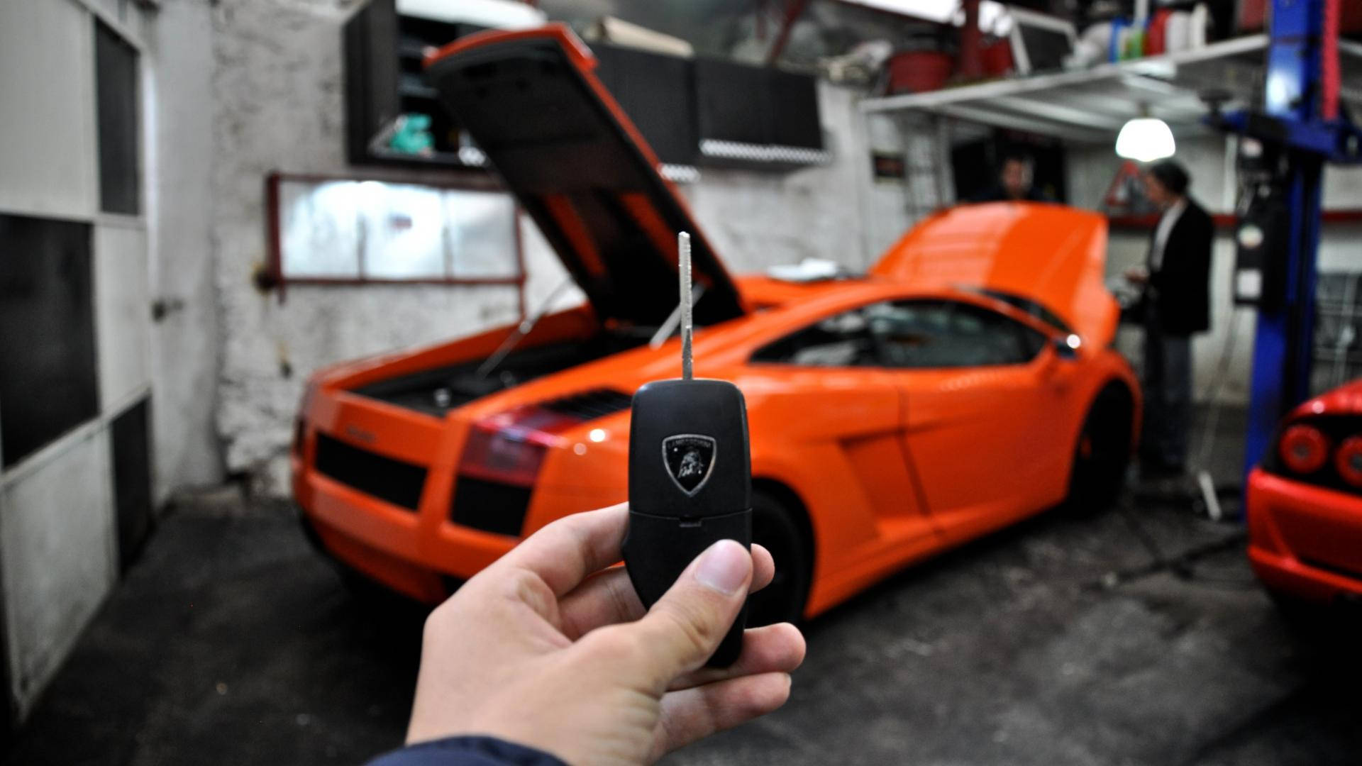 Orange Lamborghini Car Key Wallpaper