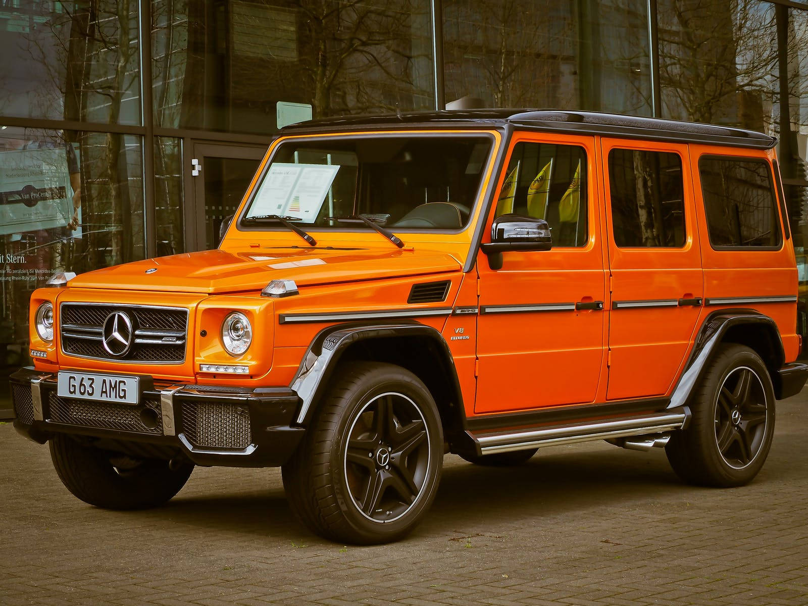 Mercedes Benz G63 Arancione Sfondo