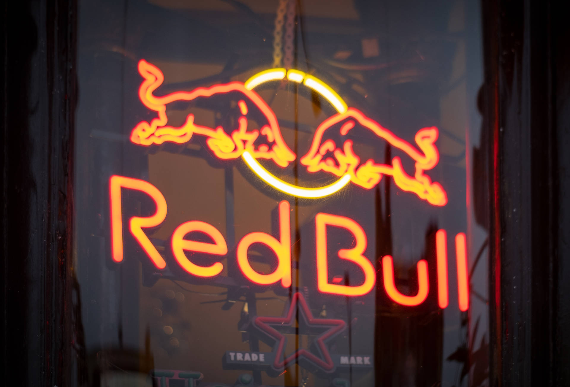 Sinalizaçãoda Red Bull Laranja Neon Papel de Parede