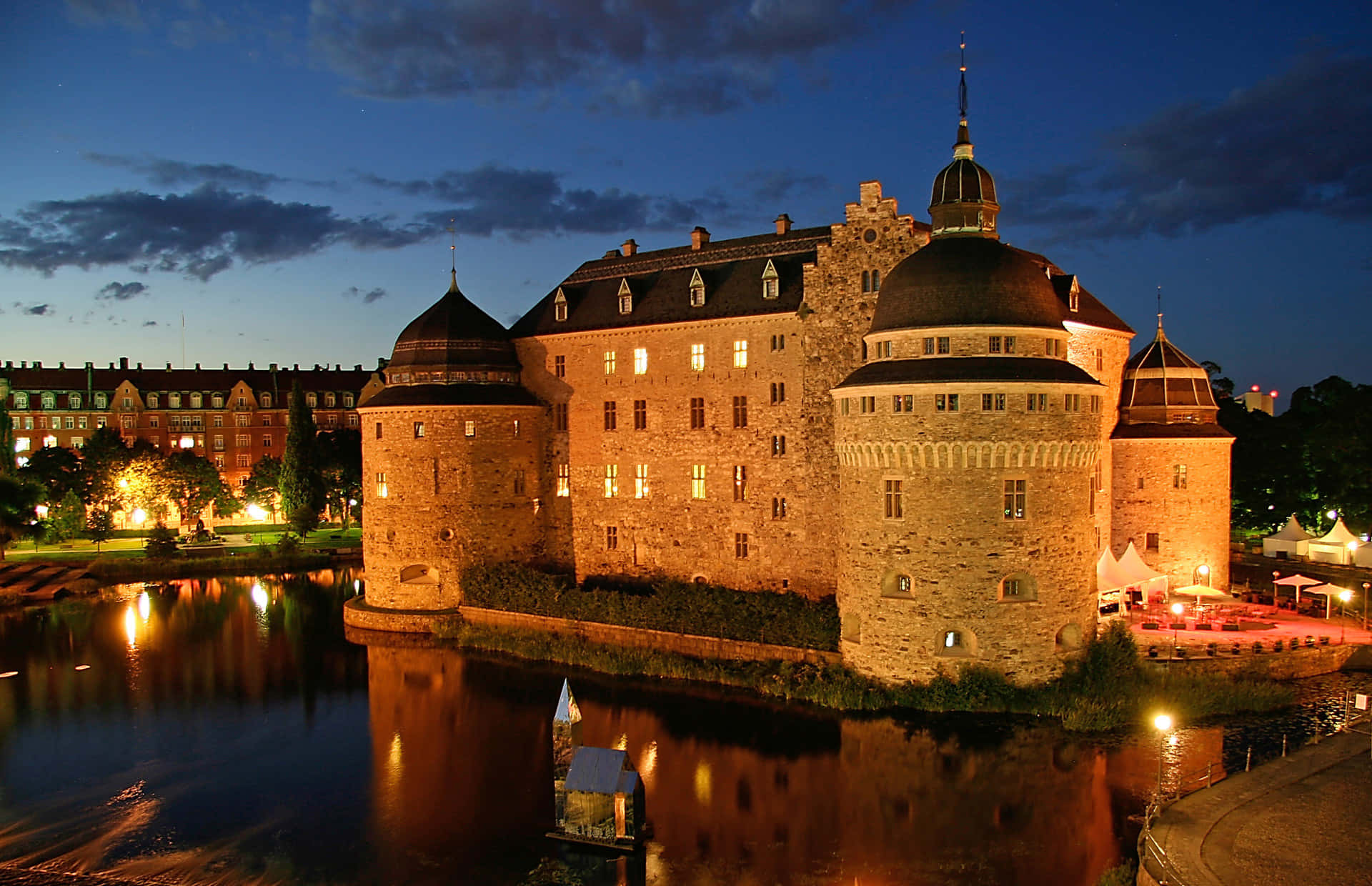 Orebro Castle Night Reflection Sweden Wallpaper