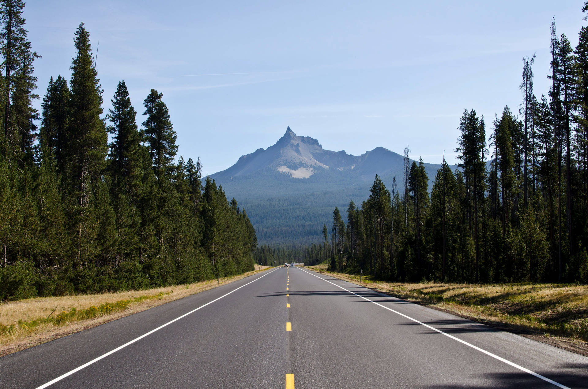 Oregon Highway Mt. Thielsen Wallpaper