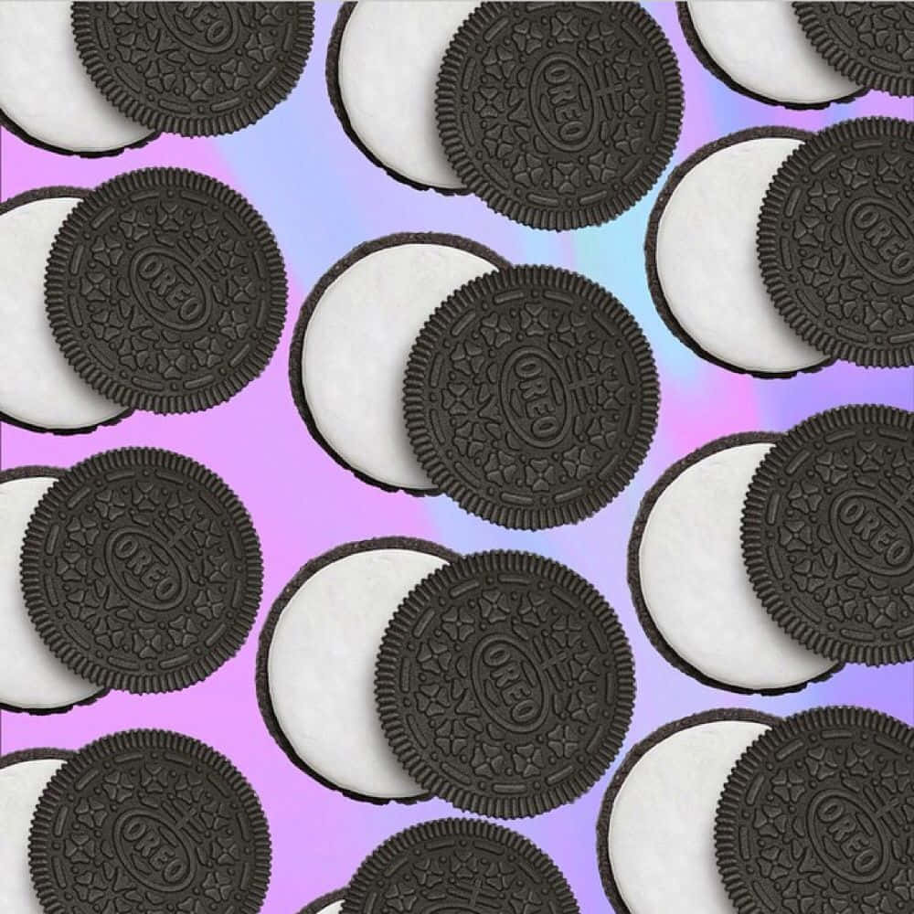 “Deliciously Dunkable Oreo Cookies” Wallpaper