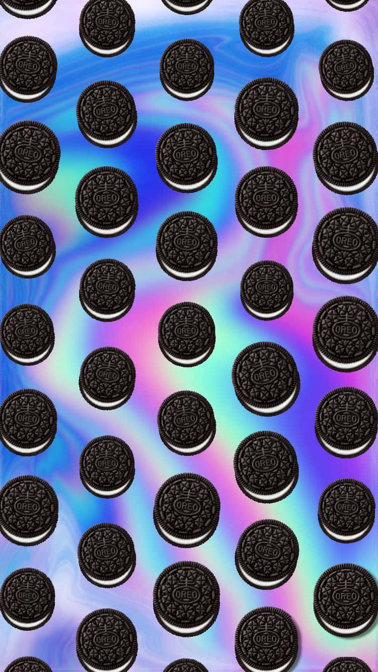 Oreo-cookies på en farverig baggrund Wallpaper
