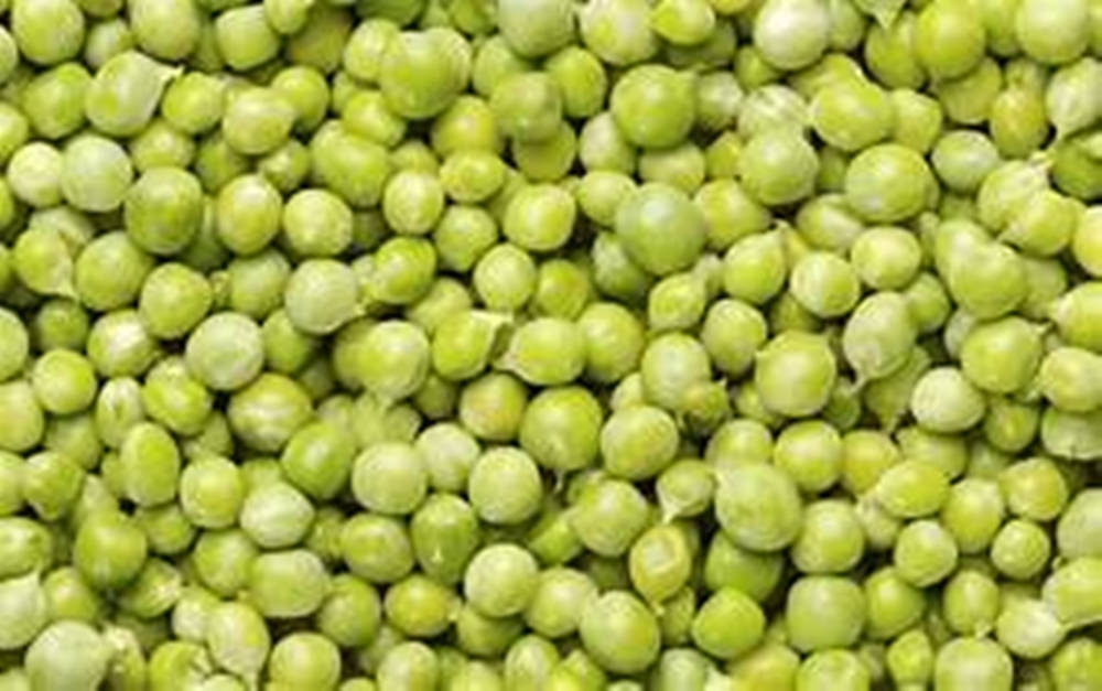 Organic Vegetable Green Peas Stack Top View Wallpaper