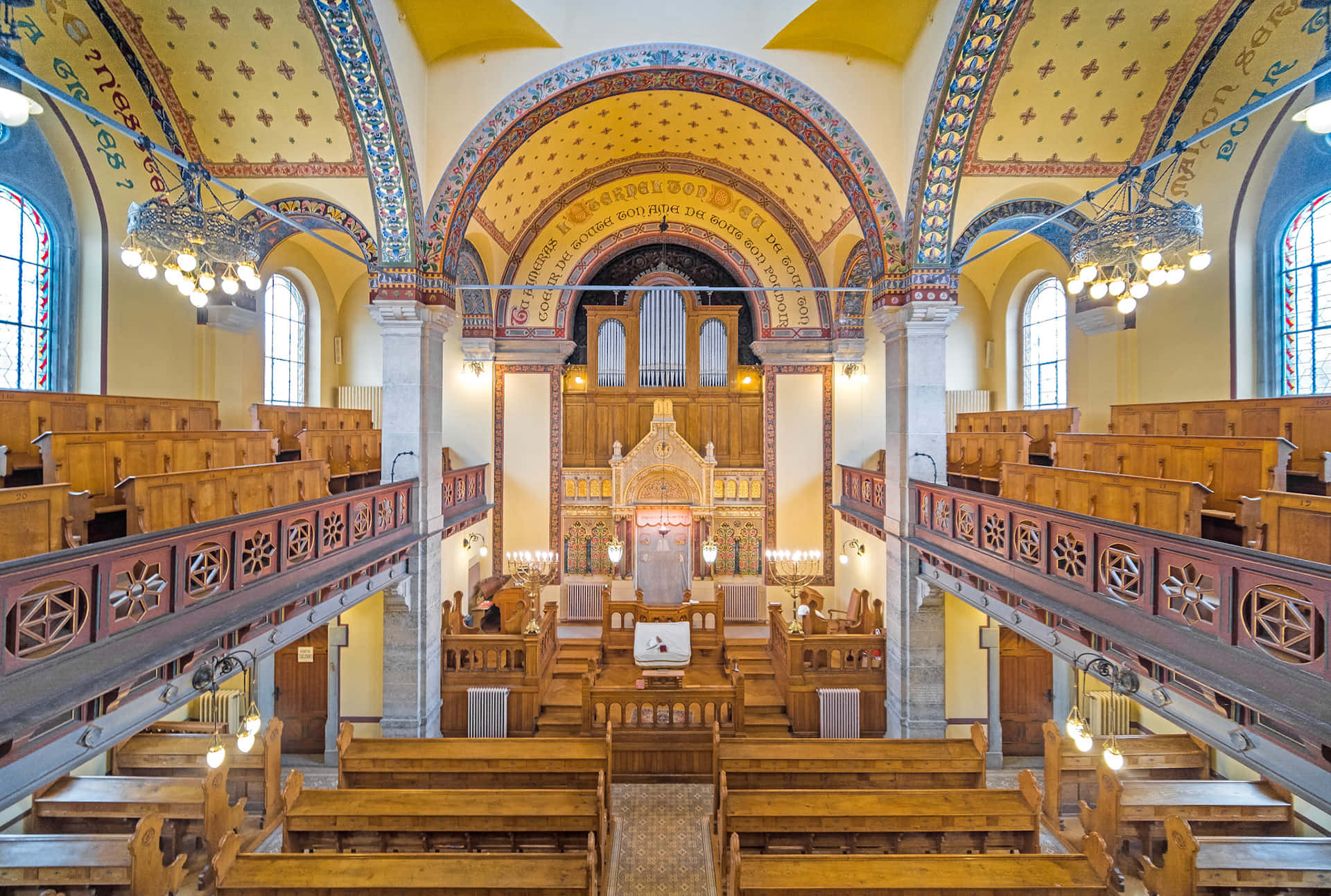 Versierde Kerk Interieur La Chaux De Fonds Achtergrond