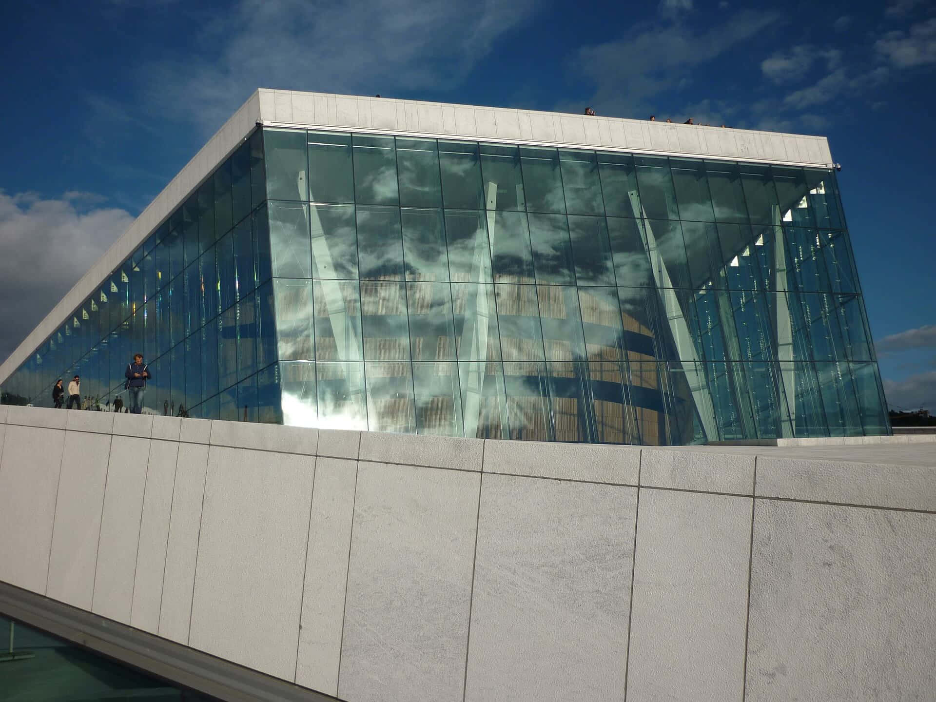 Laópera De Oslo Con Ventanas Reflectantes Fondo de pantalla