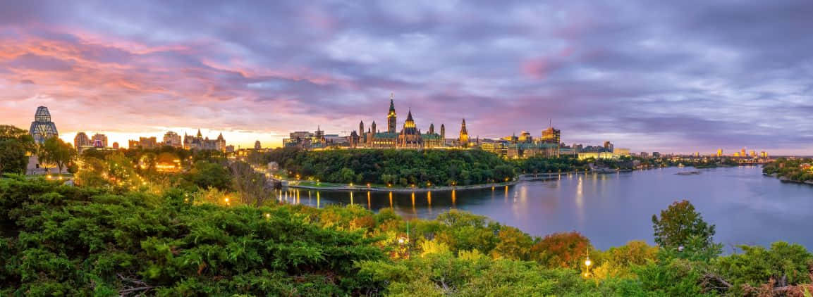 Ottawa Skyline Bij Zonsondergang Achtergrond