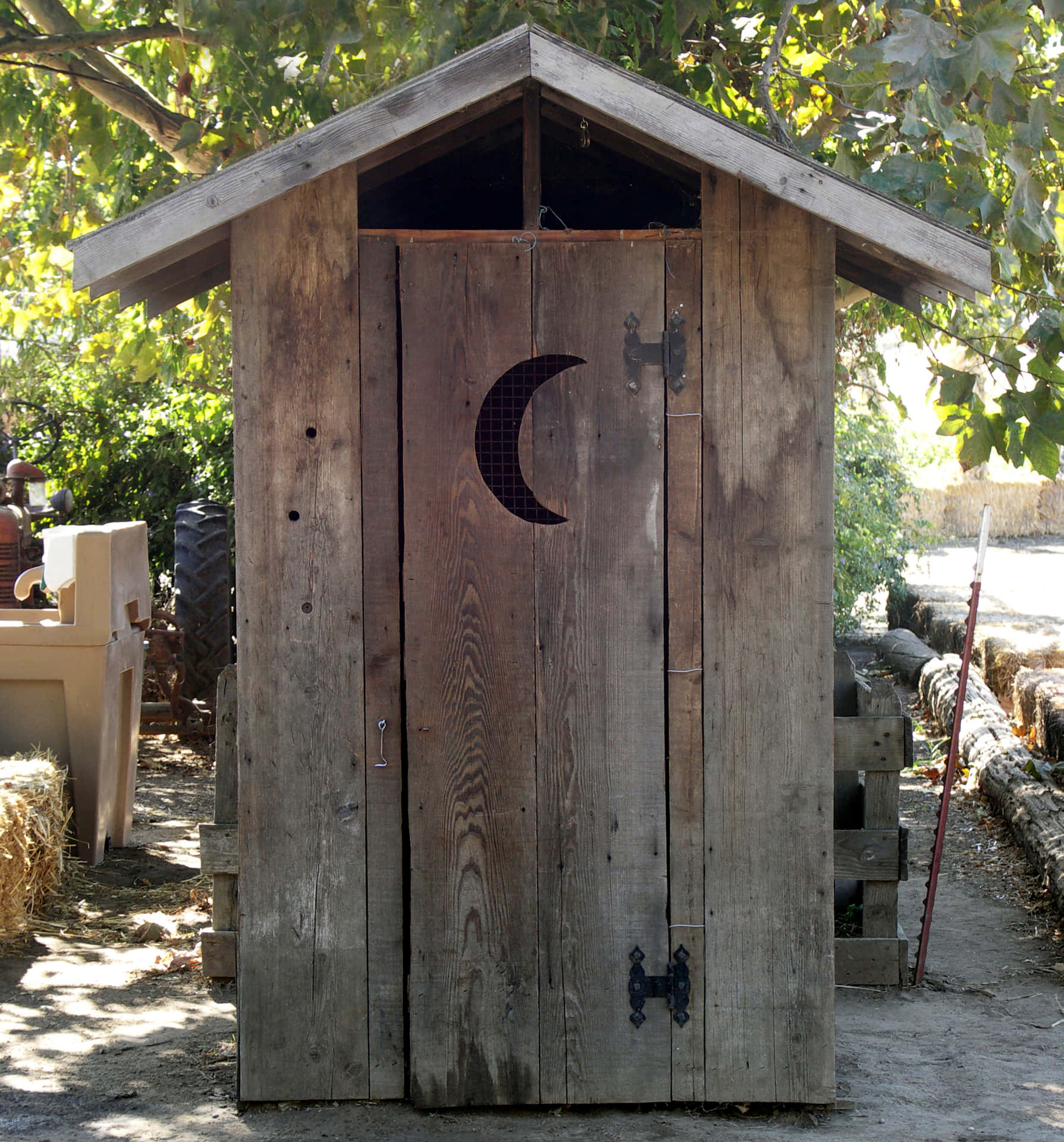 Keep Nature Clean - Building an Outhouse
