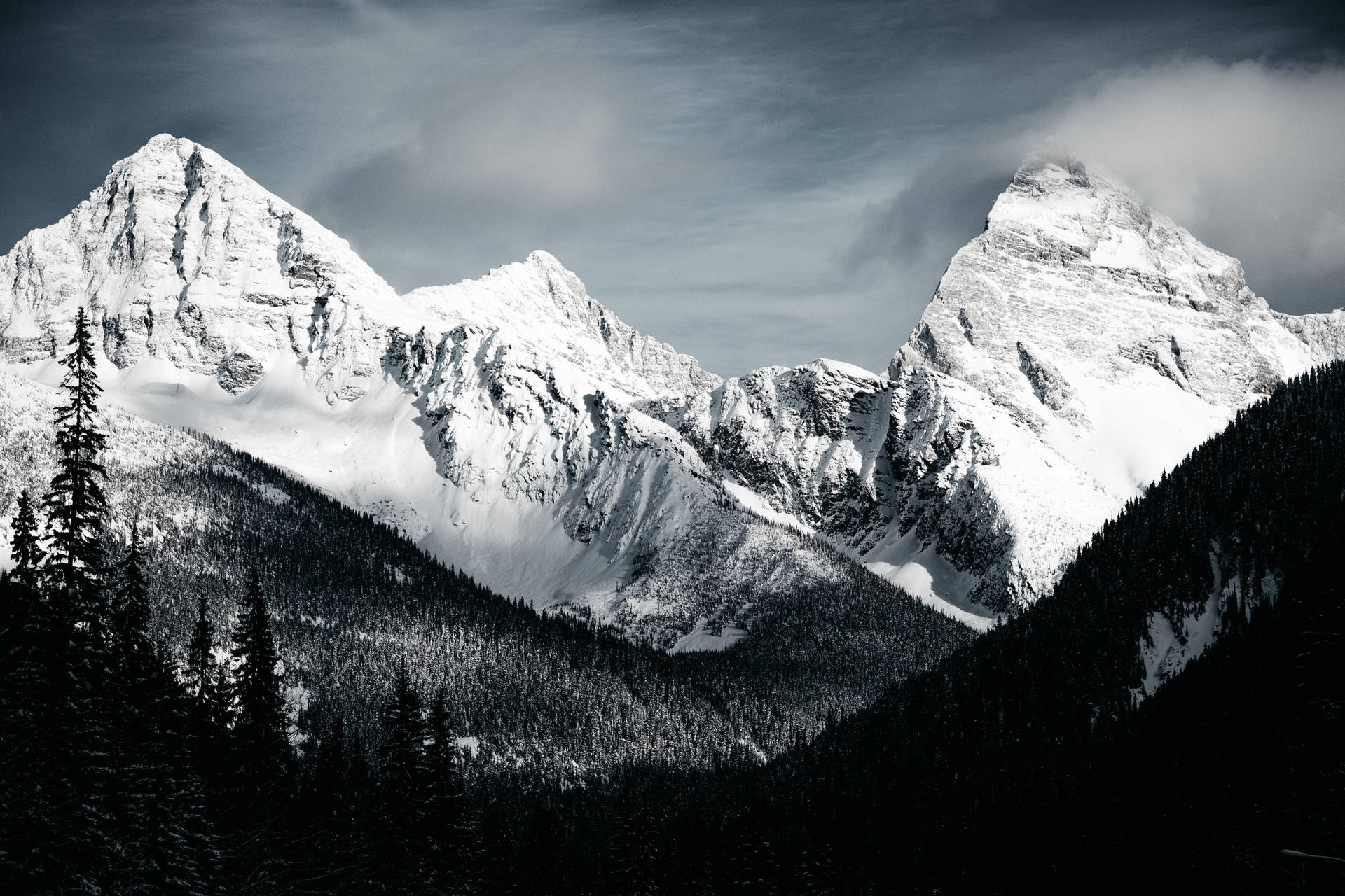 Overexposed Snow Mountain Photography Wallpaper