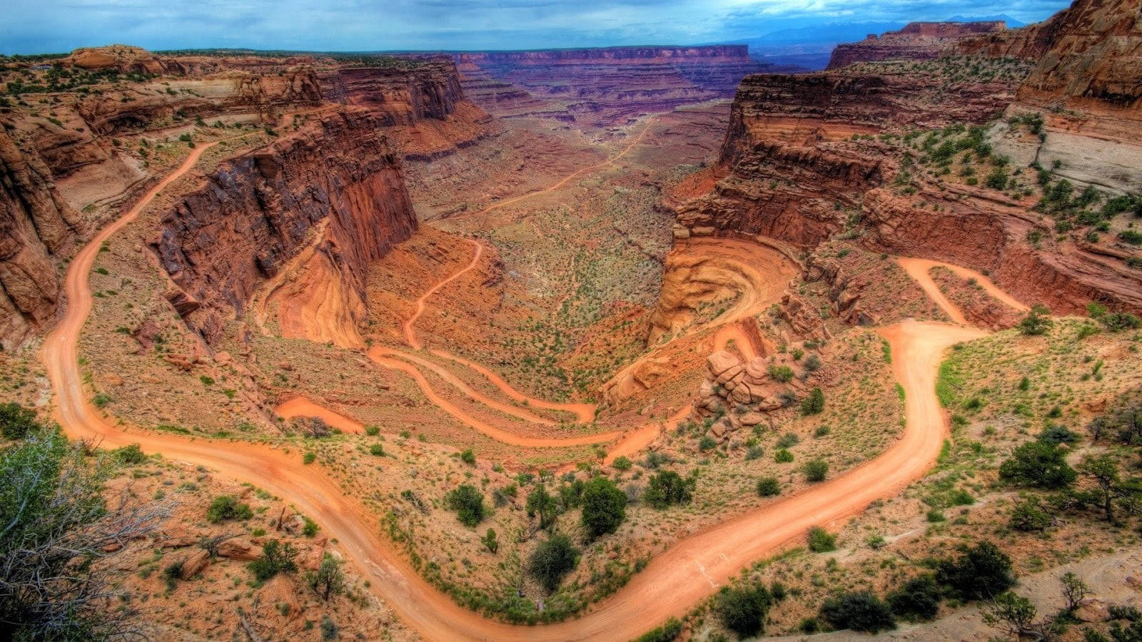 Overhead Trail Of Canyonlands National Park Wallpaper