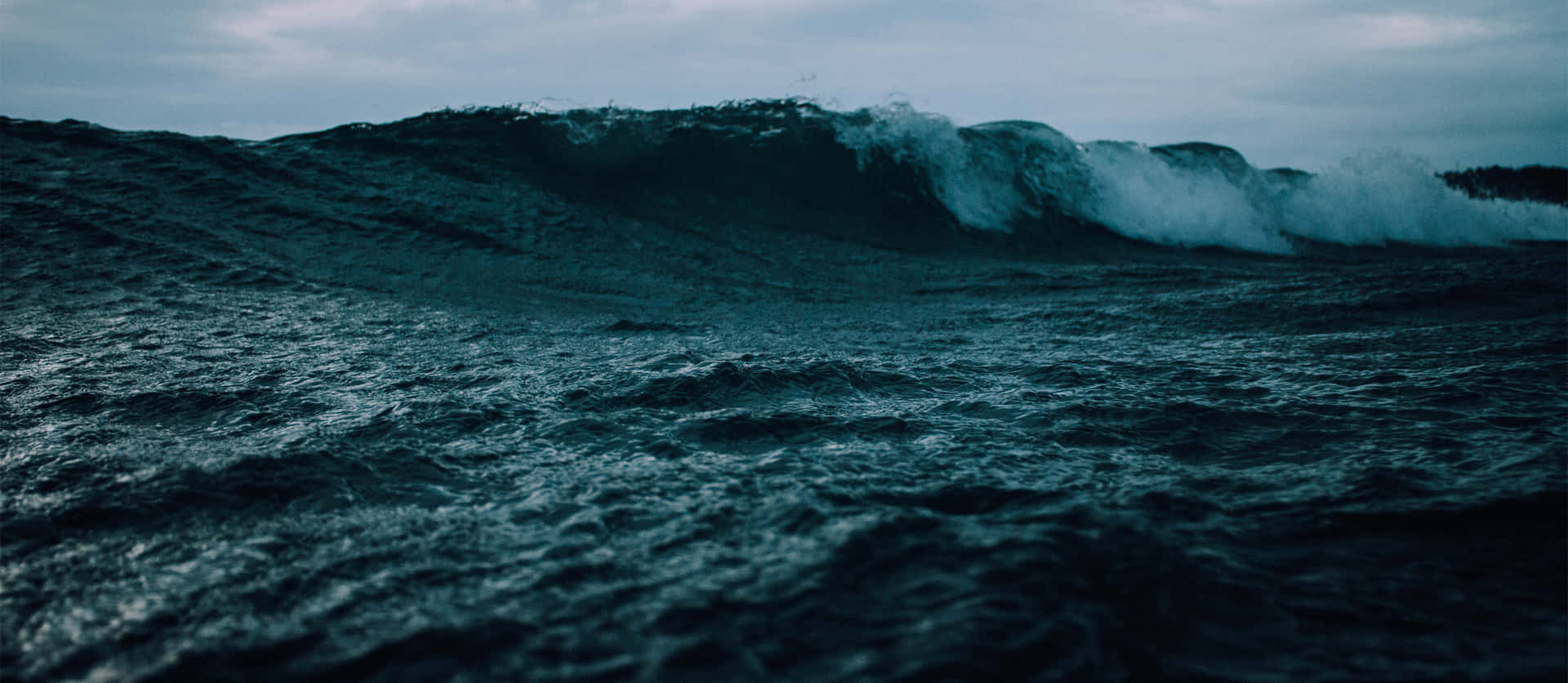 Overwhelmed By Ocean Waves Wallpaper