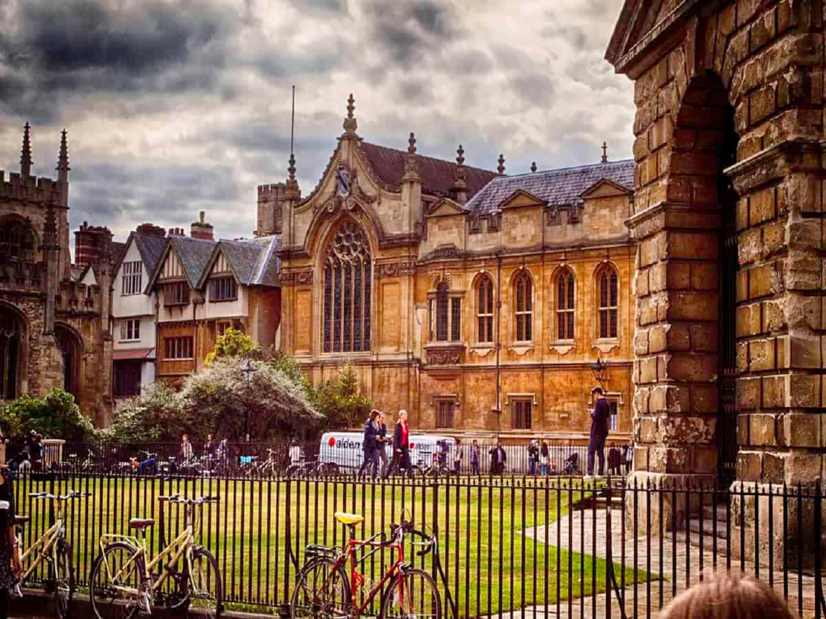 Oxford Historic Architectureand Bicycles Wallpaper