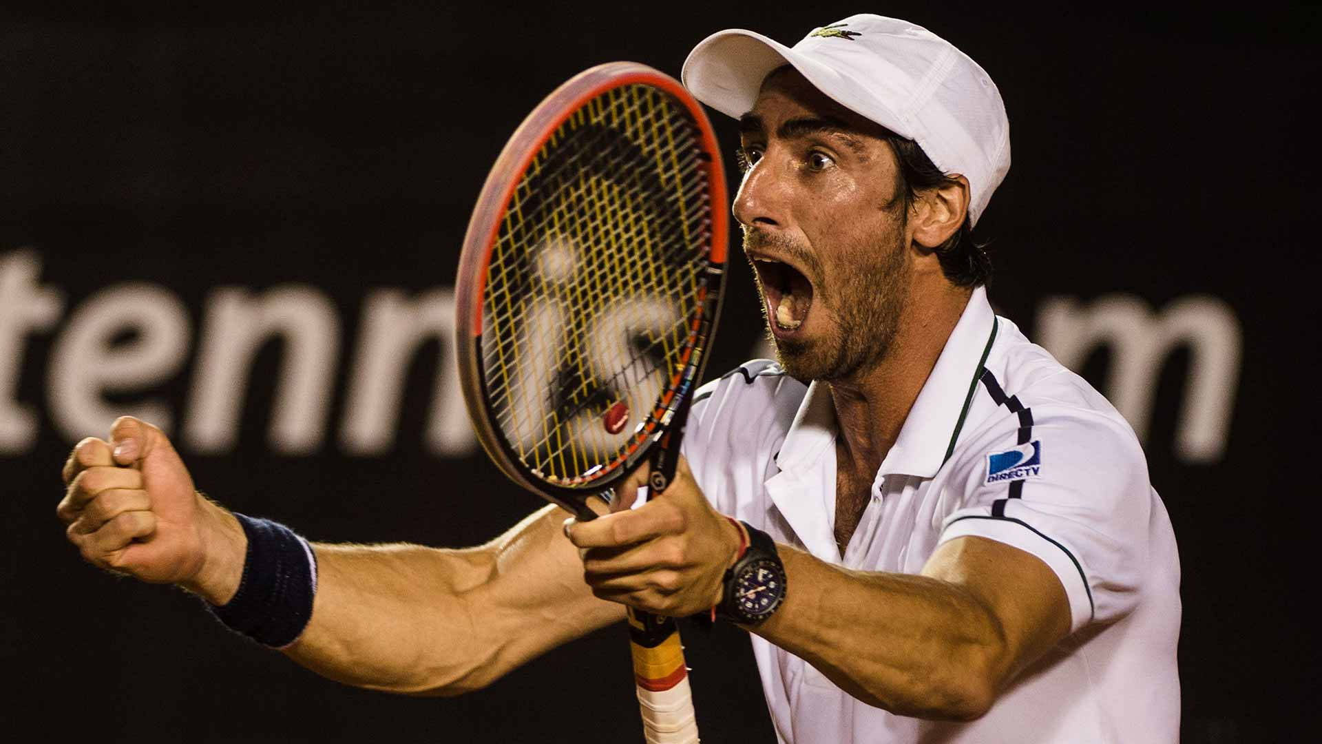 Pablo Cuevas fejrer sin emotionelle sejr ved Wimbledon Wallpaper