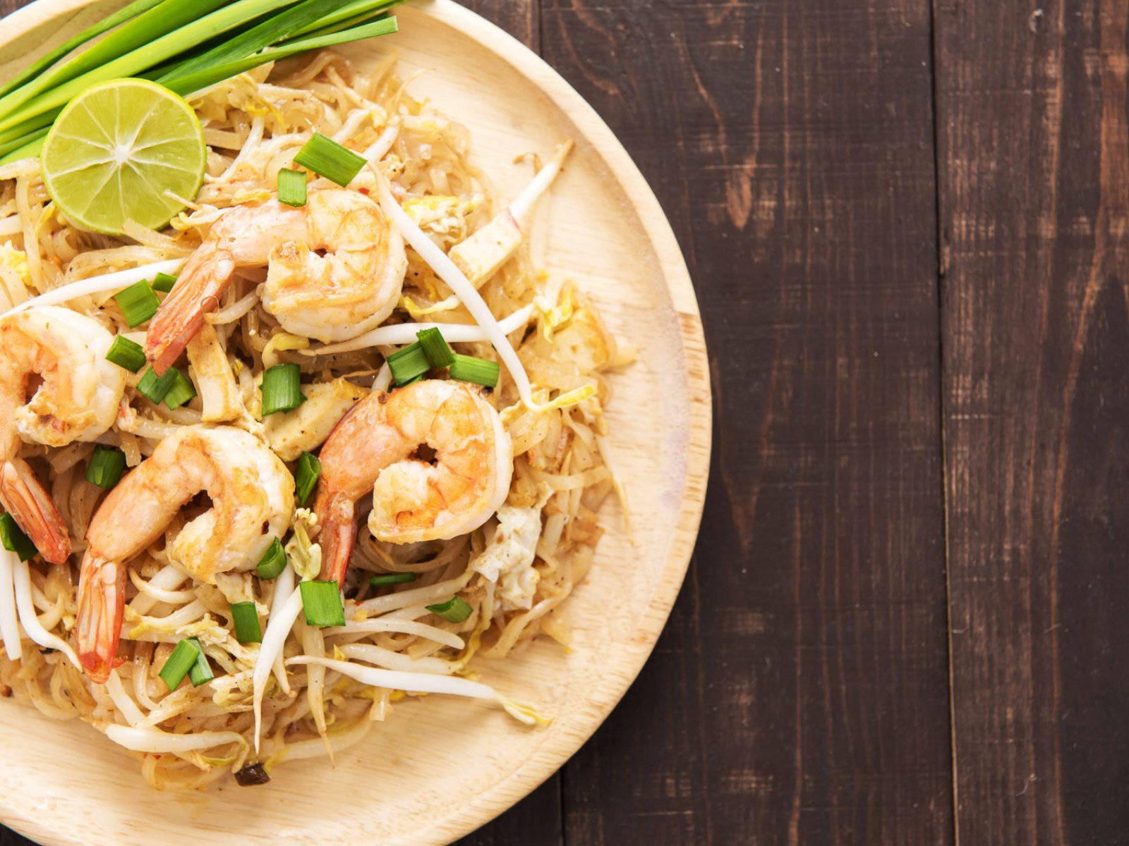 Authentic Pad Thai Noodles with Shrimp Wallpaper