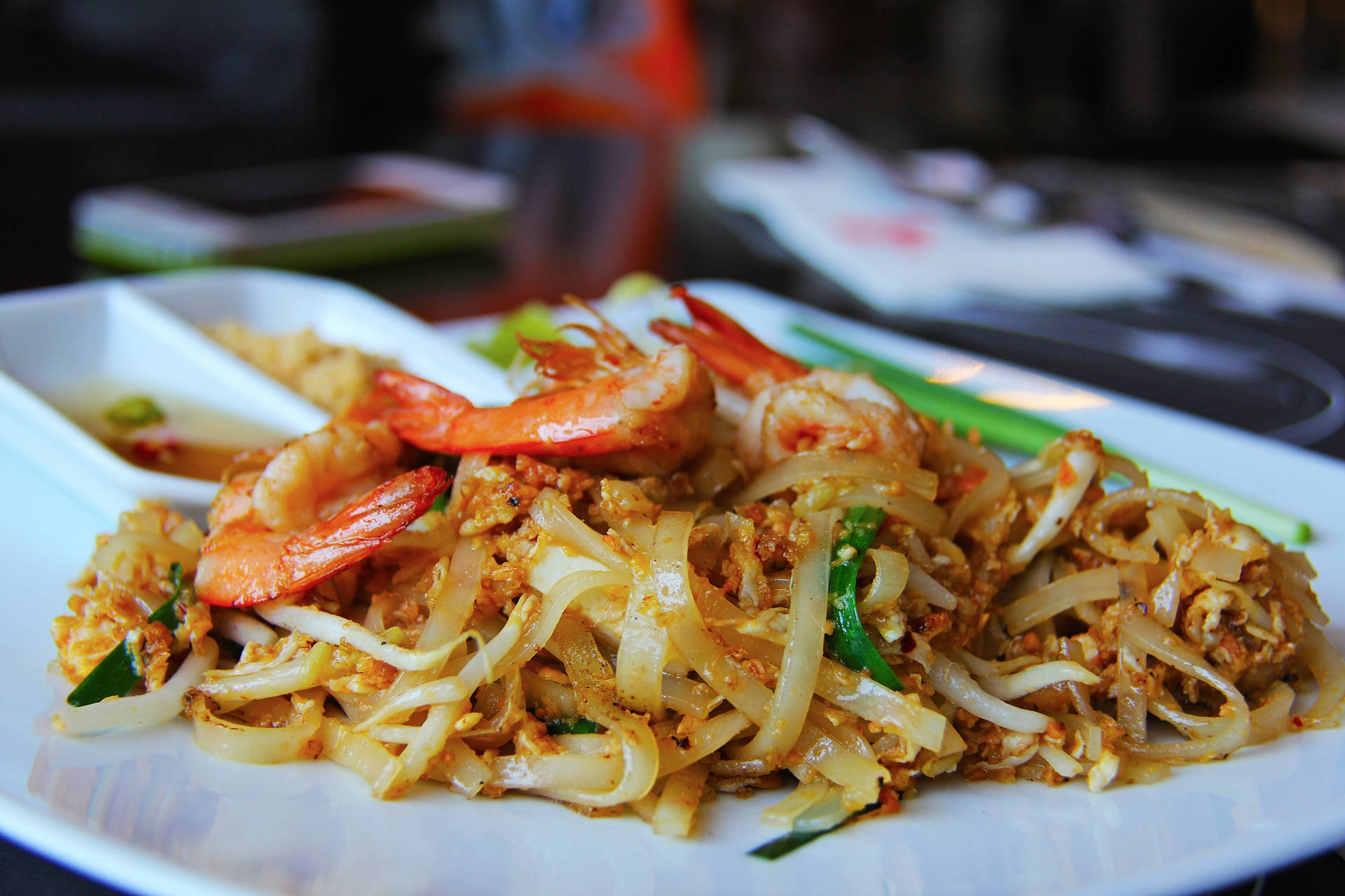 Pad Thai With Caramelized Onions And Shrimp Wallpaper