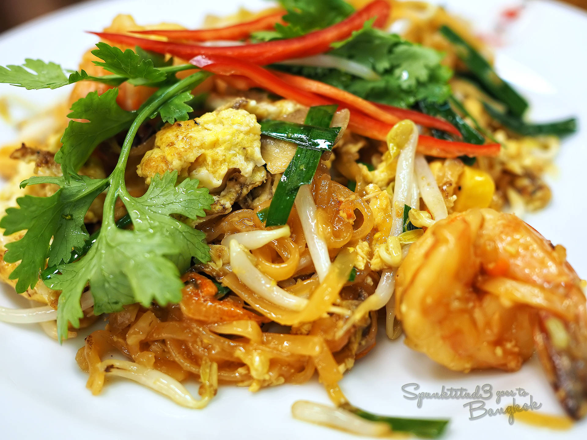 Pad Thai With Cilantro, Peppers, And Shrimp Wallpaper