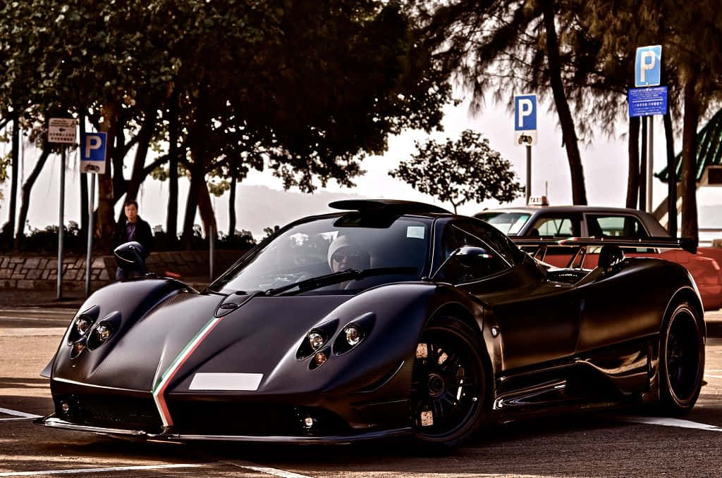 Limited Edition Pagani Zonda Tricolore showcases its stunning design and colors. Wallpaper
