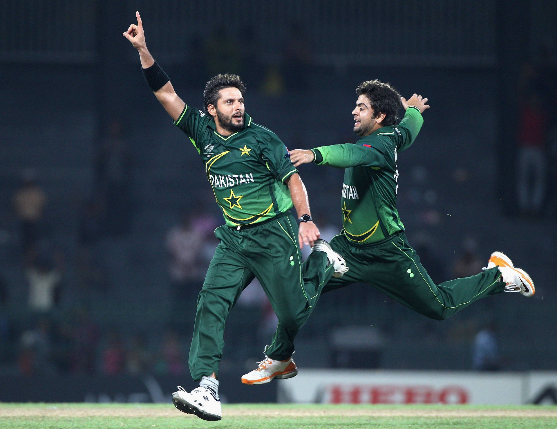 Pakistancricket Afridi Och Shahzad (could Be A Suitable Wallpaper Title) Wallpaper