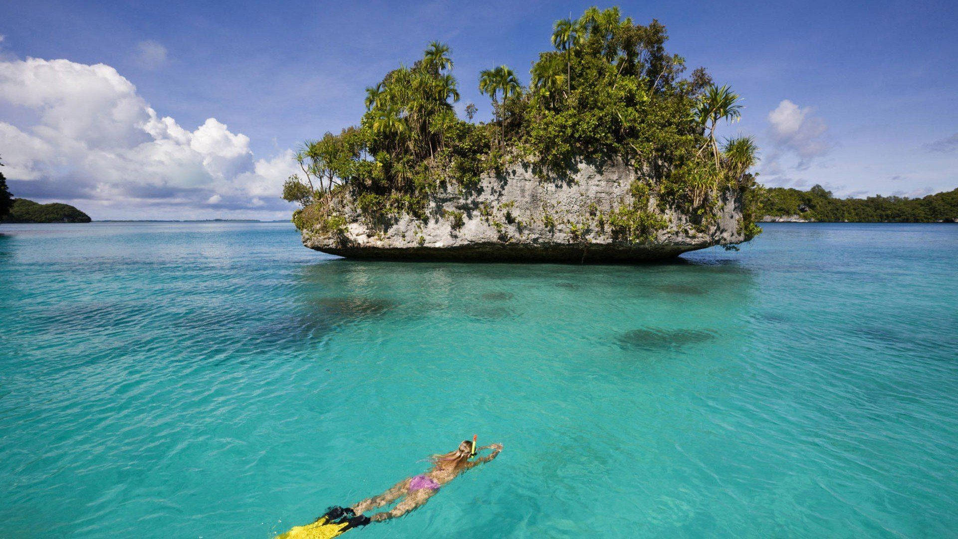 Palau Woman Snorkling Wallpaper