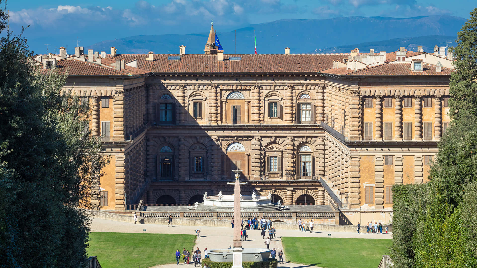 Palazzo Pitti Facade Picture