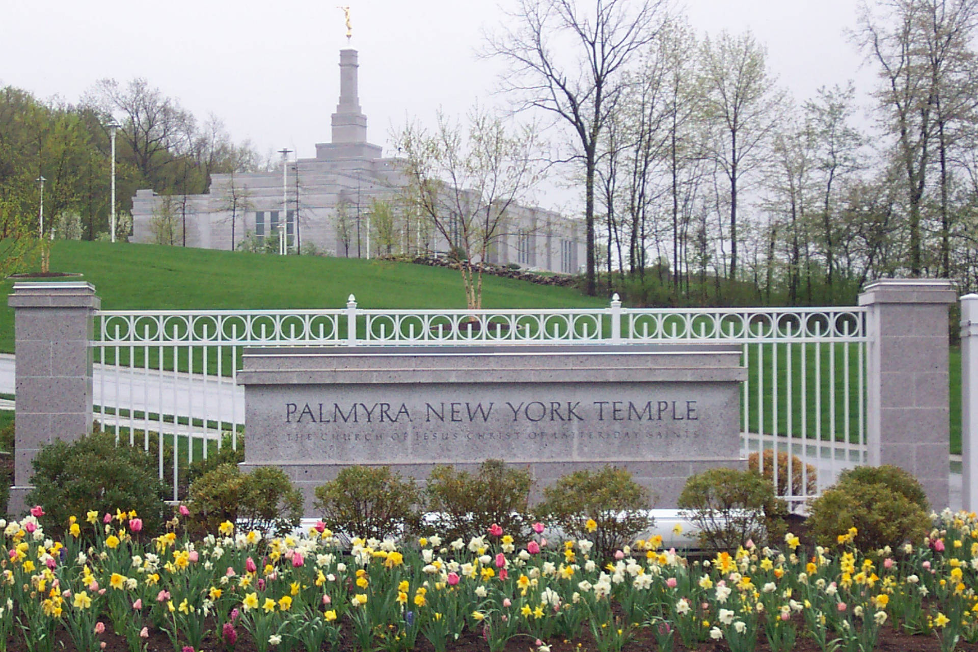 Palmyra New York Temple Gate Wallpaper